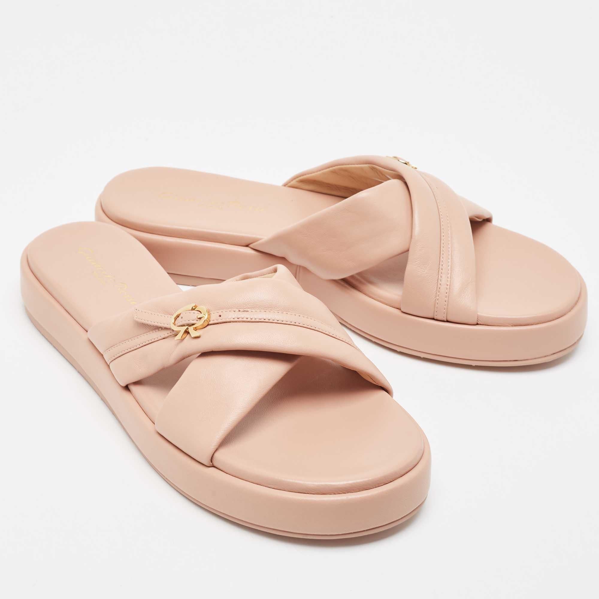 Gianvito Rossi Pink Leather Alima Sandals Size 40 In New Condition For Sale In Dubai, Al Qouz 2