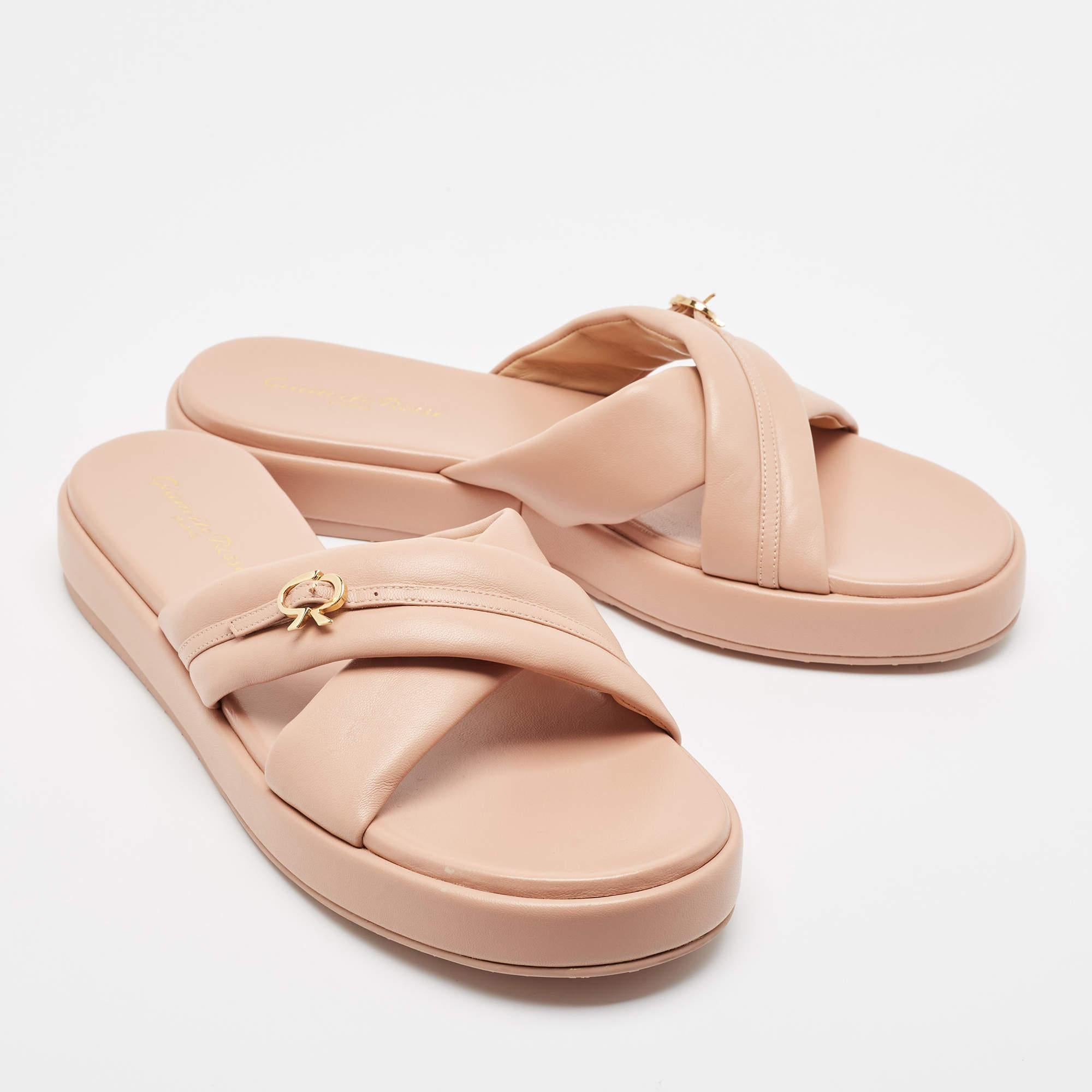 Gianvito Rossi, pelle rosa, Alima Slide Flats 41,5 In condizioni Nuovo in vendita a Dubai, Al Qouz 2