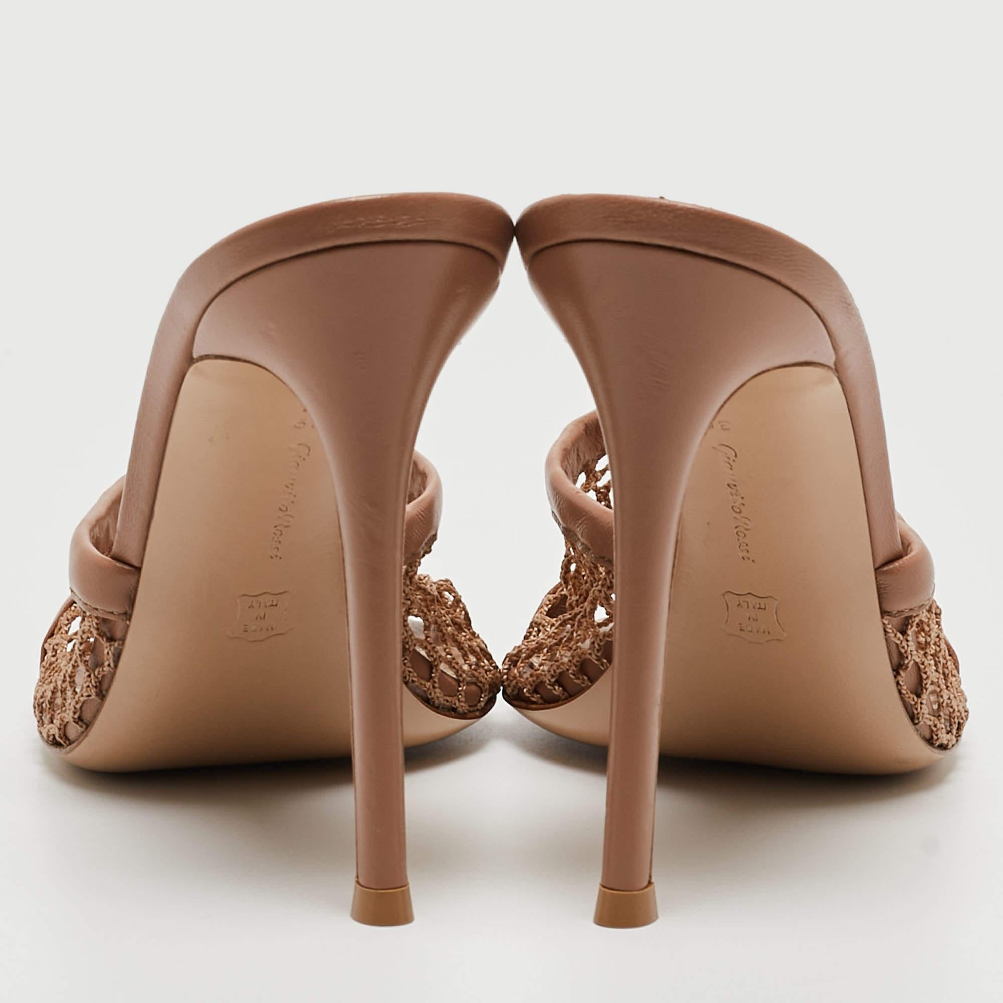 Gianvito Rossi Pink Mesh and Leather Alisia Slide Sandals Size 39 In Excellent Condition In Dubai, Al Qouz 2