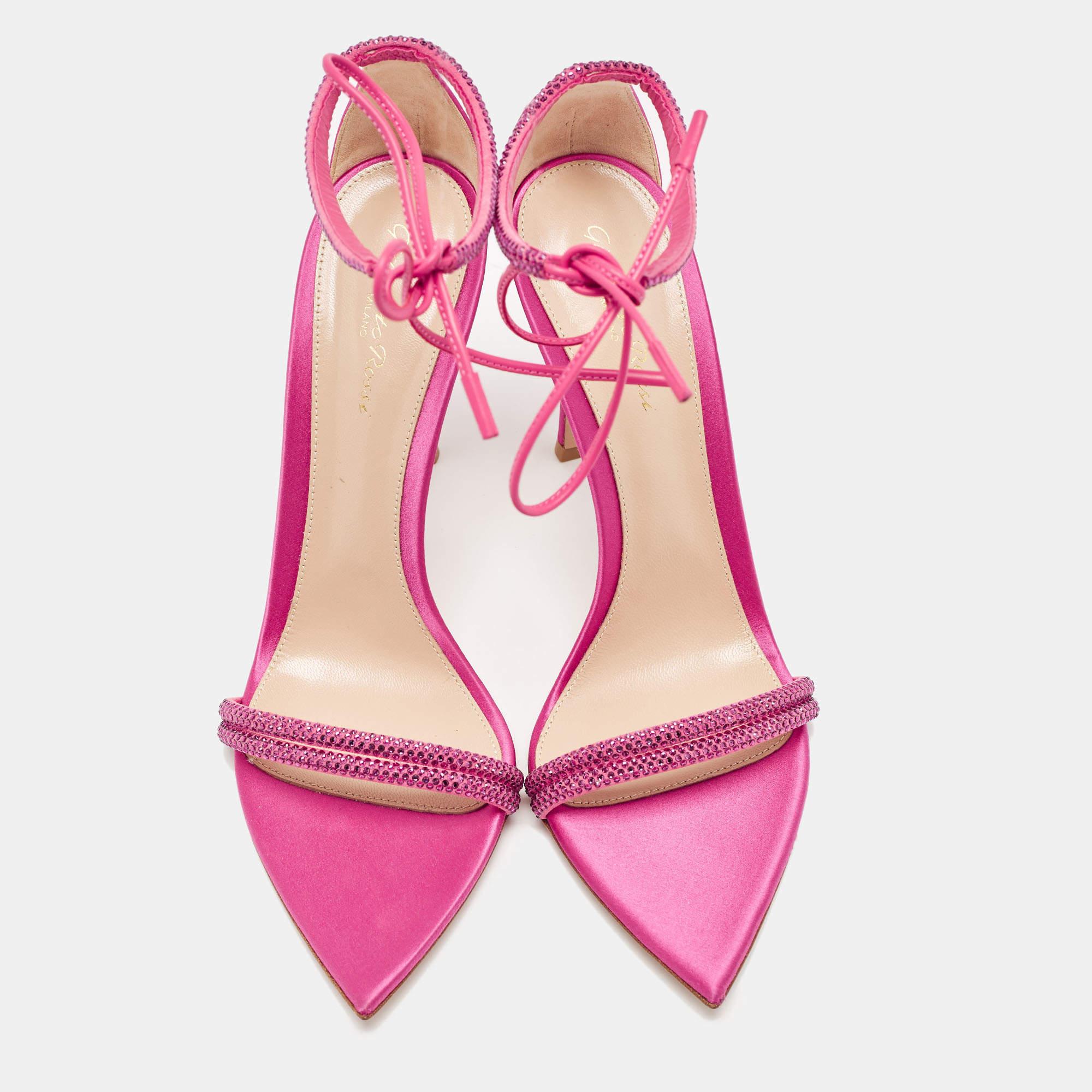 Gianvito Rossi Pink Satin Embellished Montecarlo Sandals Size 40.5 In Excellent Condition For Sale In Dubai, Al Qouz 2