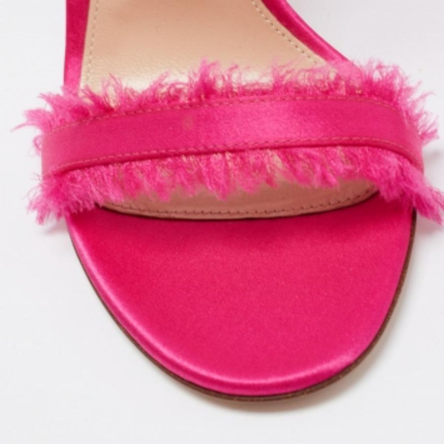 De las mujeres Gianvito Rossi Sandalias de satén rosa Portofino con flecos talla 39 en venta