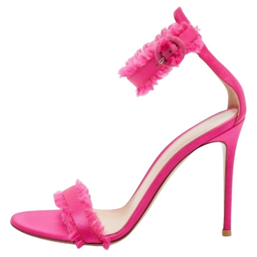 Gianvito Rossi Sandalias de satén rosa Portofino con flecos talla 39