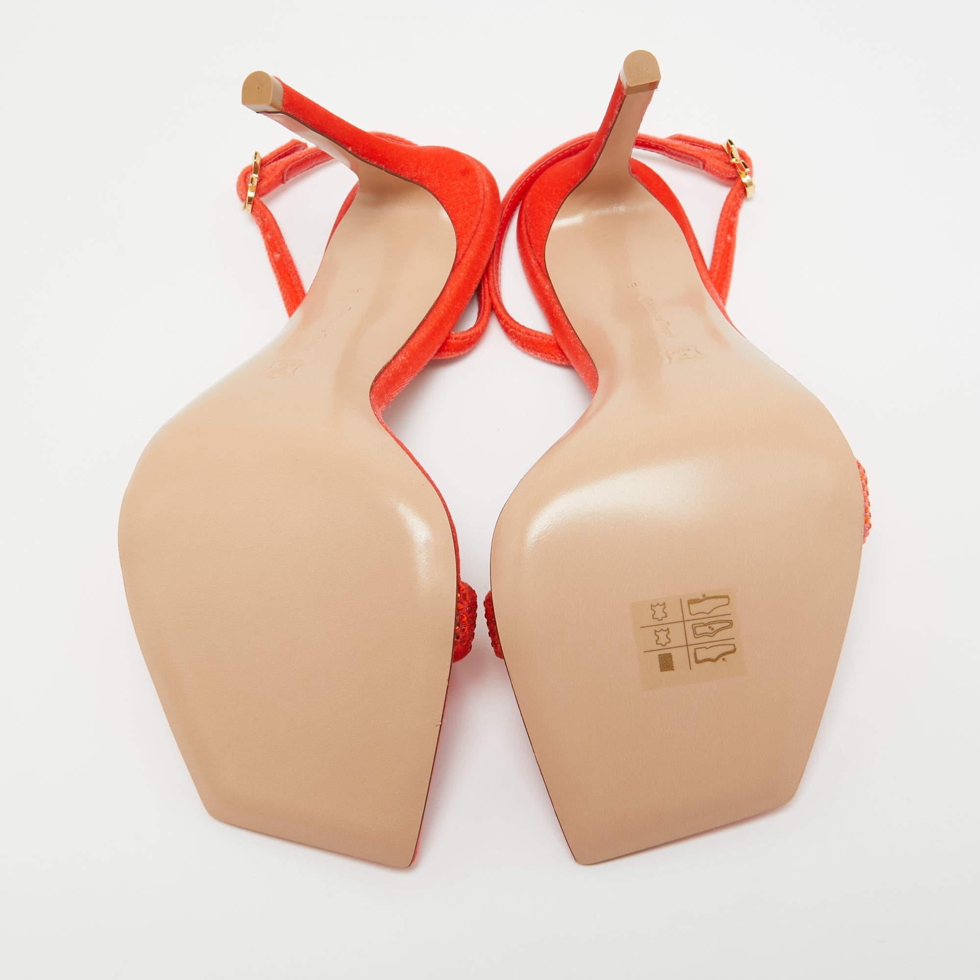Gianvito Rossi - Sandales Britney embellies de velours rouge coquelicot, taille 39 en vente 3