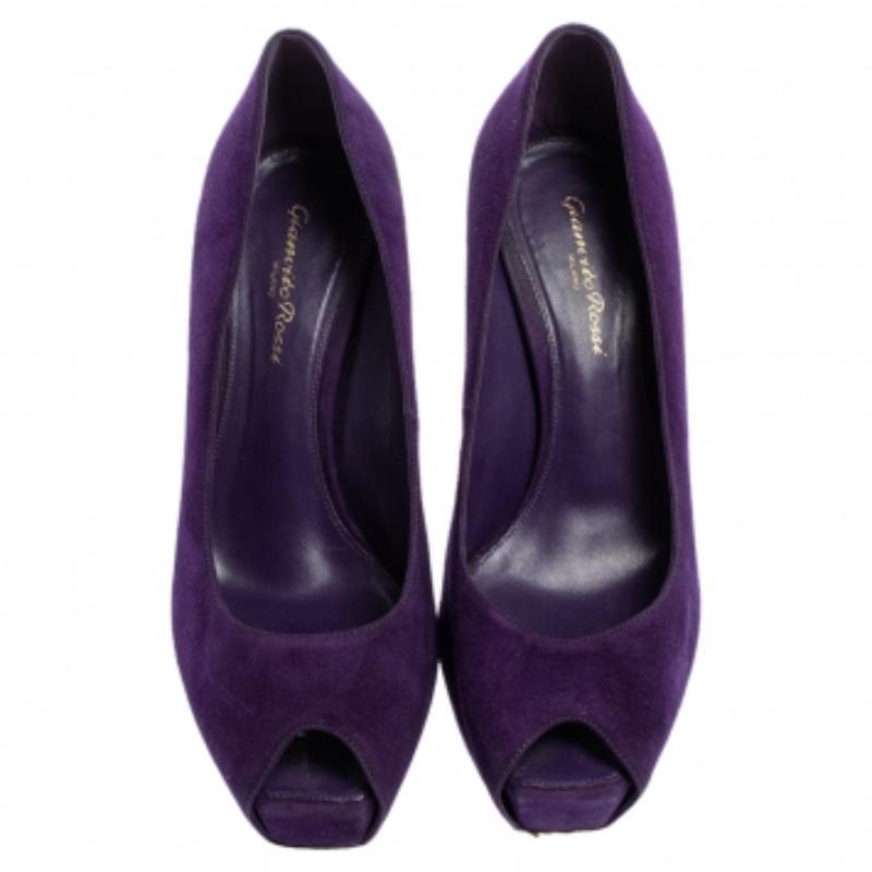 From the house of Gianvito Rossi comes this classic pair of pumps that is well-made. They have been crafted from plush suede and styled with peep toes, platforms, leather insoles meant to give you comfort and 12.5 cm stiletto heels to lift you