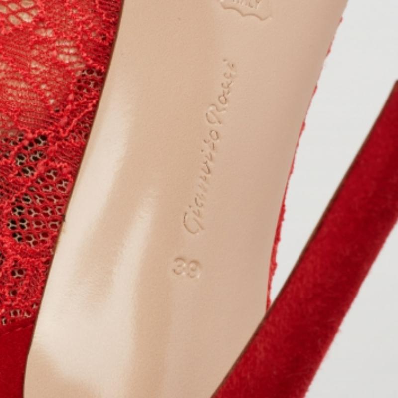 Gianvito Rossi Rote spitz zulaufende Stiefeletten aus Spitze und Wildleder Größe 39 im Angebot 3