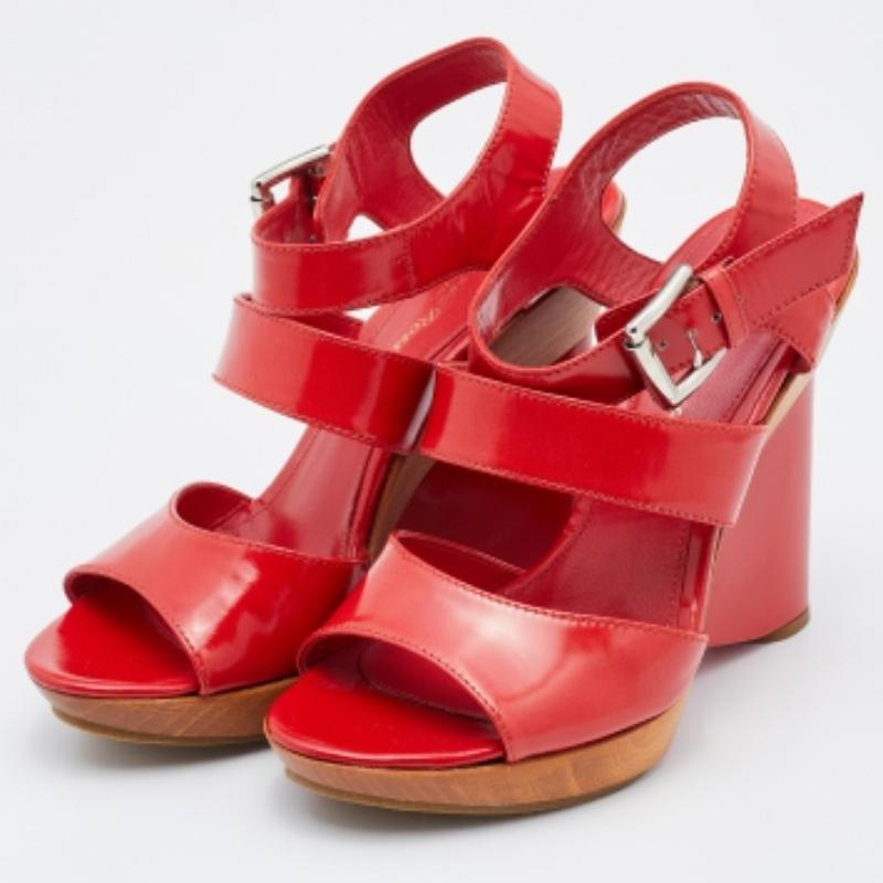 Gianvito Rossi - Sandales à lanières compensées en cuir rouge, taille 37,5 Pour femmes en vente