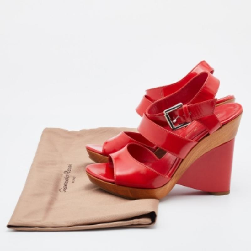 Gianvito Rossi - Sandales à lanières compensées en cuir rouge, taille 37,5 en vente 2