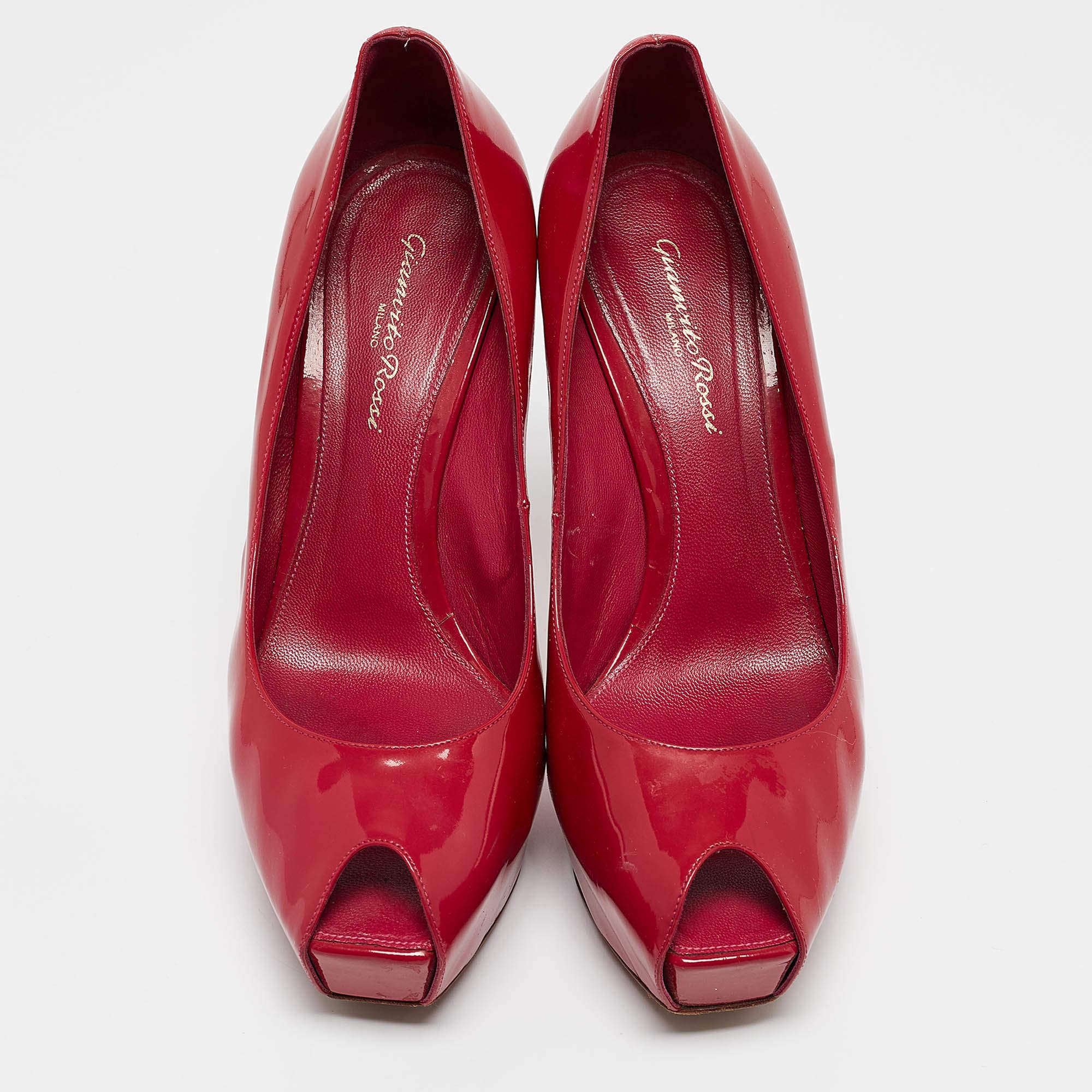 Gianvito Rossi Red Patent Leather Peep Toe Pumps Size 39.5 In Good Condition For Sale In Dubai, Al Qouz 2