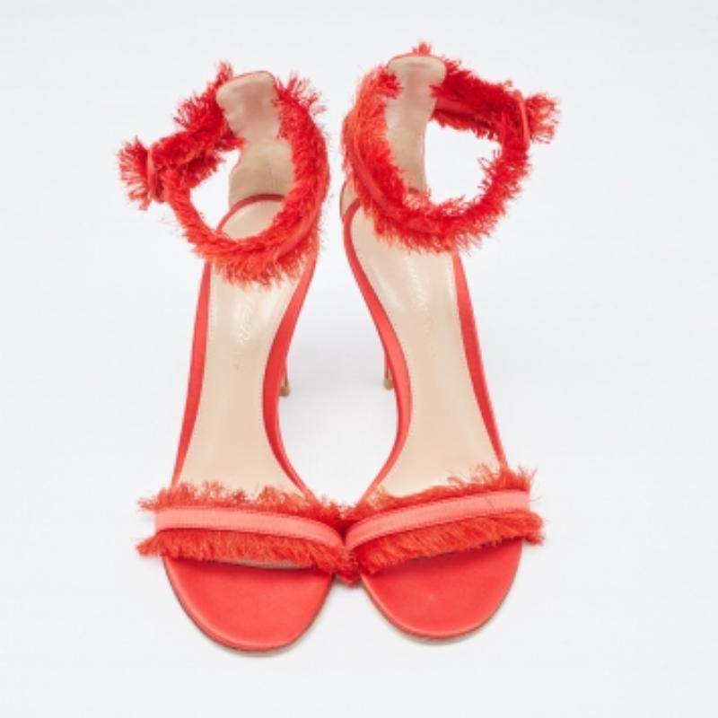 Gianvito Rossi Red Satin Fringed Portofino Sandals Size 35 In Excellent Condition For Sale In Dubai, Al Qouz 2