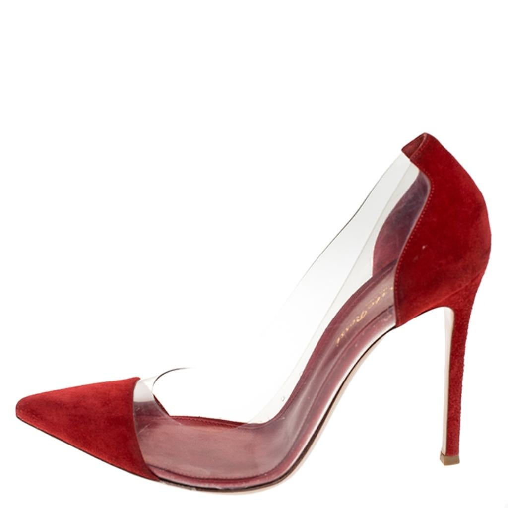You will look absolutely impressive in these pumps from Gianvito Rossi. Crafted from red suede and PVC, the pumps feature pointed toes and 10 cm heels. Get yourself this pair of pumps to elevate your style quotient from weekday to
