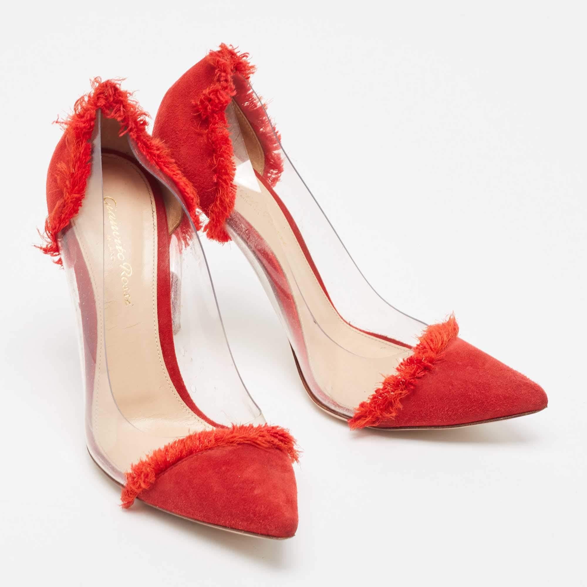 Gianvito Rossi escarpins en daim rouge et plexiglas PVC taille 37.5 Bon état - En vente à Dubai, Al Qouz 2