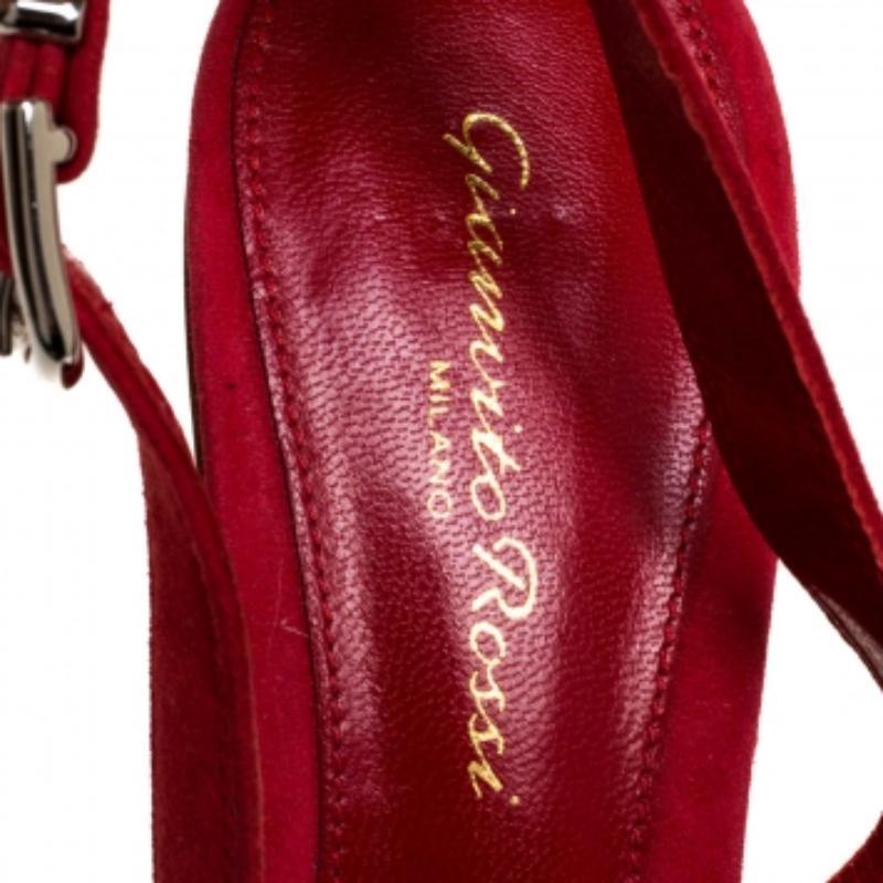 Gianvito Rossi Rotes Wildleder Kork Keil Peep Toe Plateau Sandalen Größe 38.5 (Braun) im Angebot