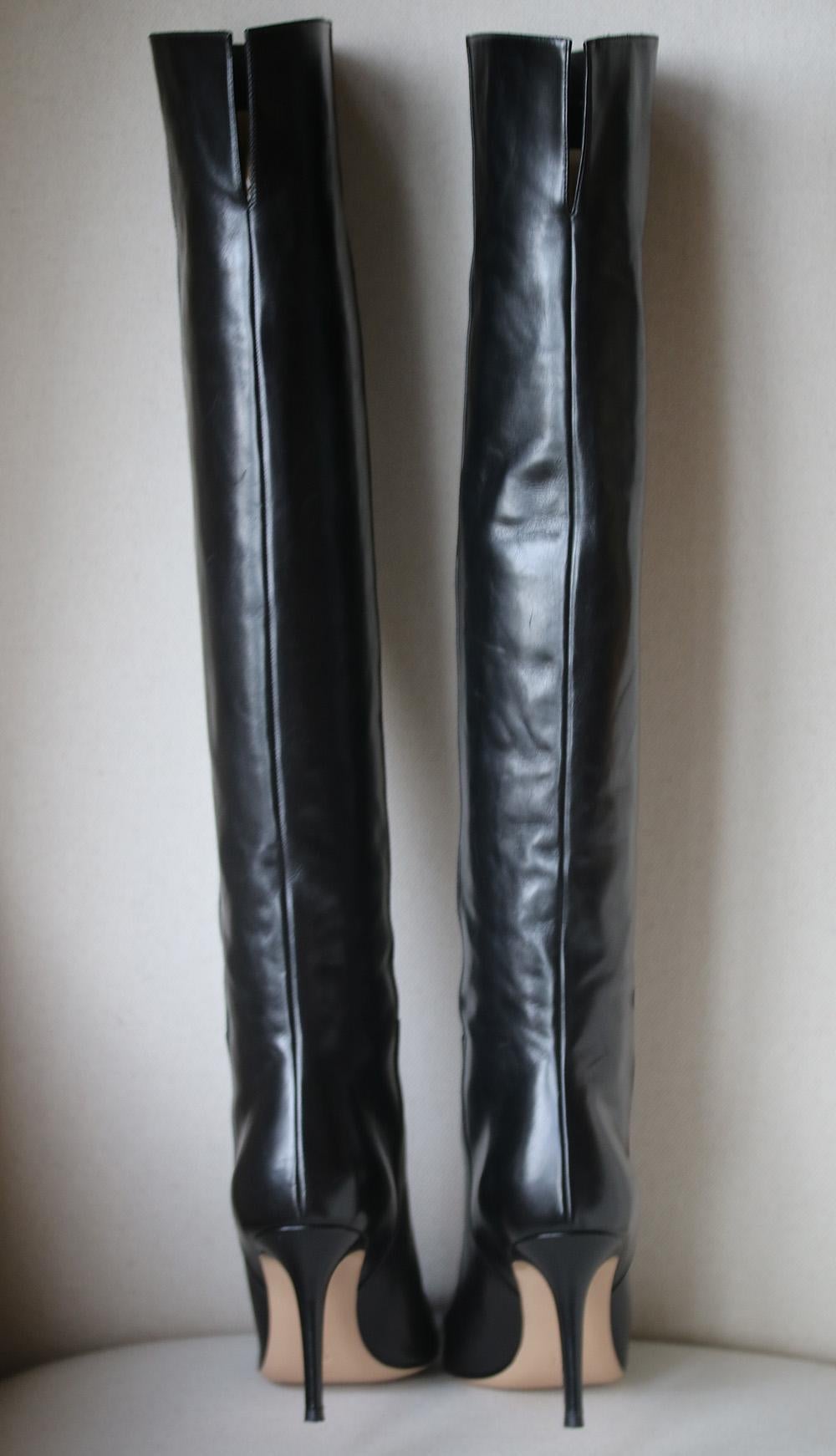 Gianvito Rossi Rennes 85 Leather Over-The-Knee Boots In Excellent Condition In London, GB