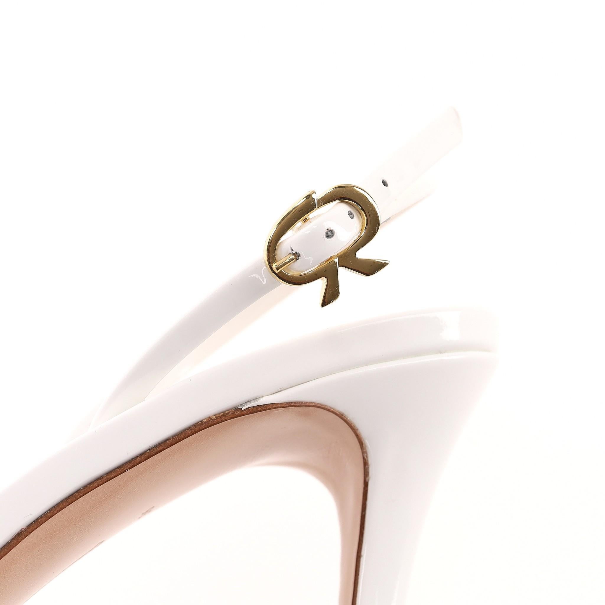Gianvito Rossi - Sandales en cuir verni avec boucle et ruban en vente 3