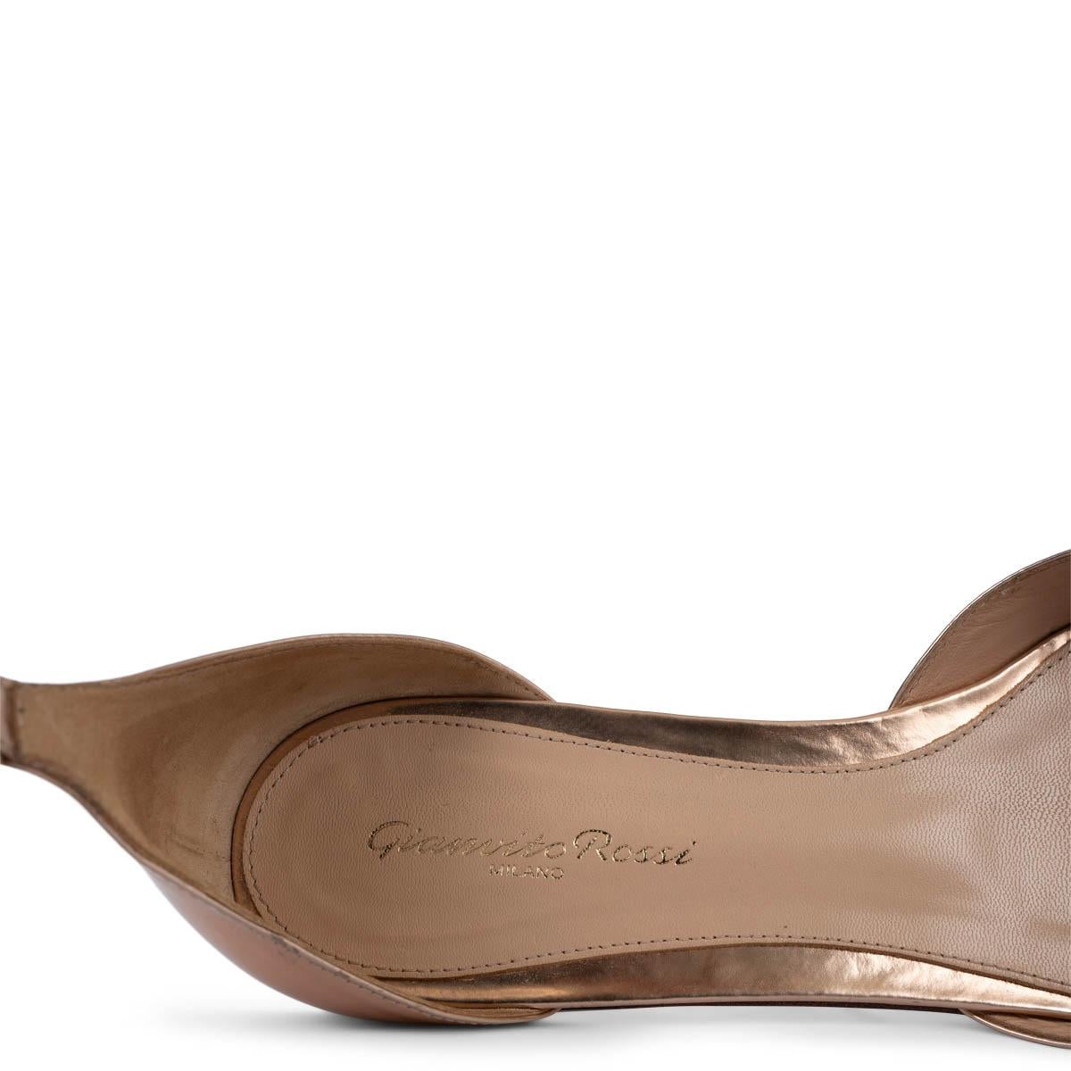 GIANVITO ROSSI Chaussures plates à lanières GIA en cuir doré rose 39,5 en vente 2