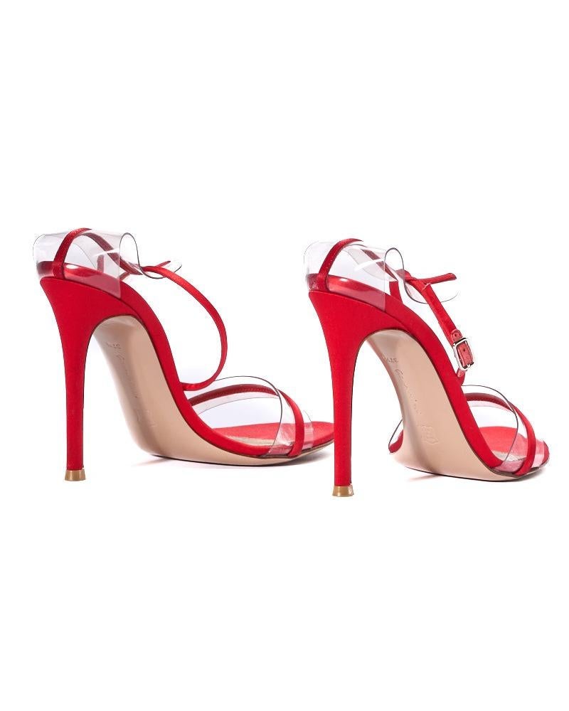 Gianvito Rossi Sandalia String Satén Rojo Beige en venta