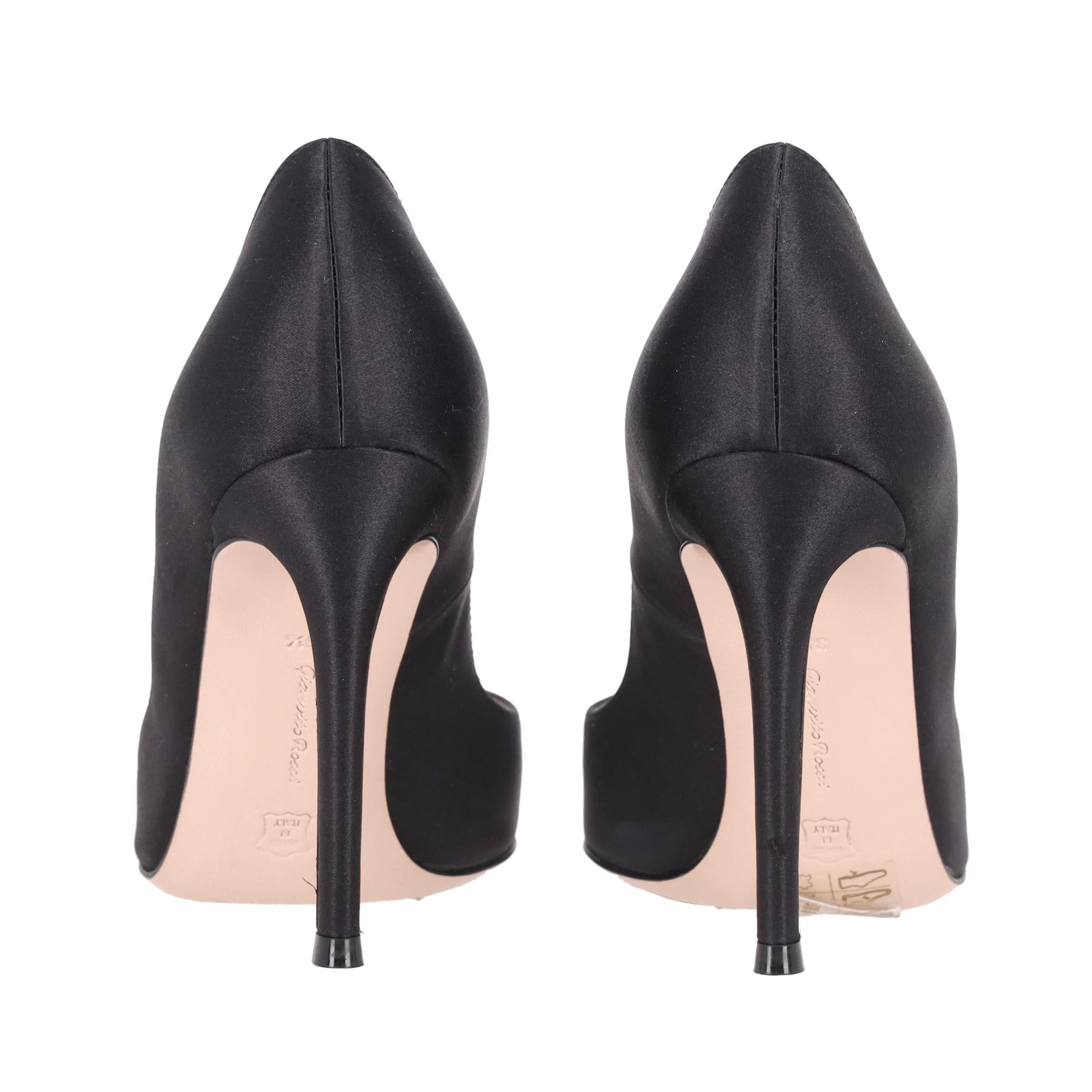 Pompe a spillo in raso Gianvito Rossi In condizioni ottime in vendita a London, GB