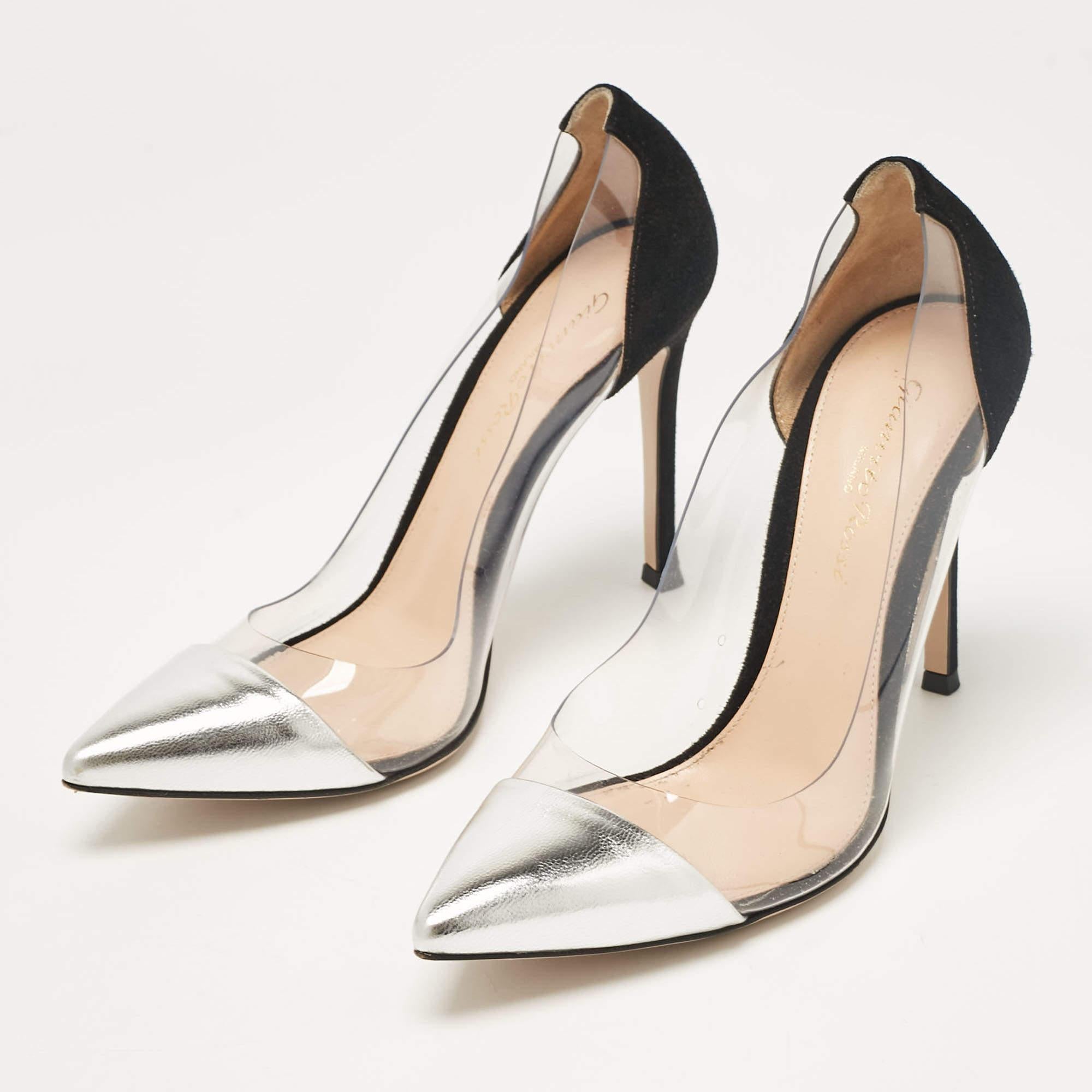 These pumps from Gianvito Rossi are meant to be a loved choice. Wonderfully crafted and balanced on sleek heels the pumps will lift your feet in a stunning silhouette.