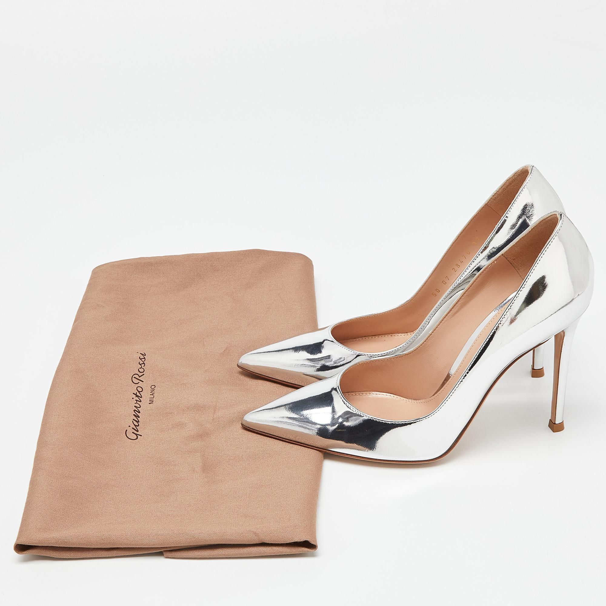 Gianvito Rossi Silver Laminated Leather Pointed Toe Pumps Size 37 For Sale 5
