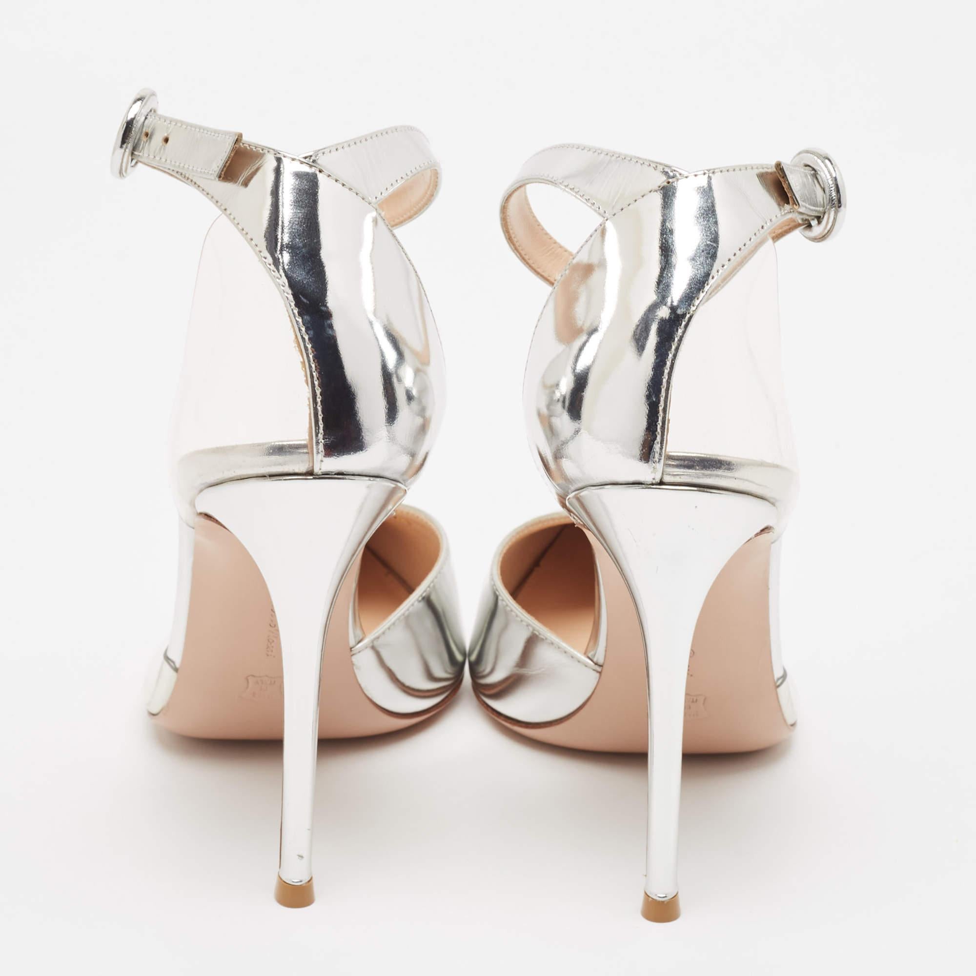 De las mujeres Gianvito Rossi Bombas de anís de cuero plateado y PVC Talla 41 en venta