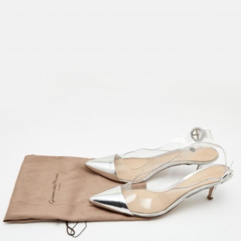 Gianvito Rossi Silberne Slingback-Pumps aus Leder und PVC Größe 40 im Angebot 5