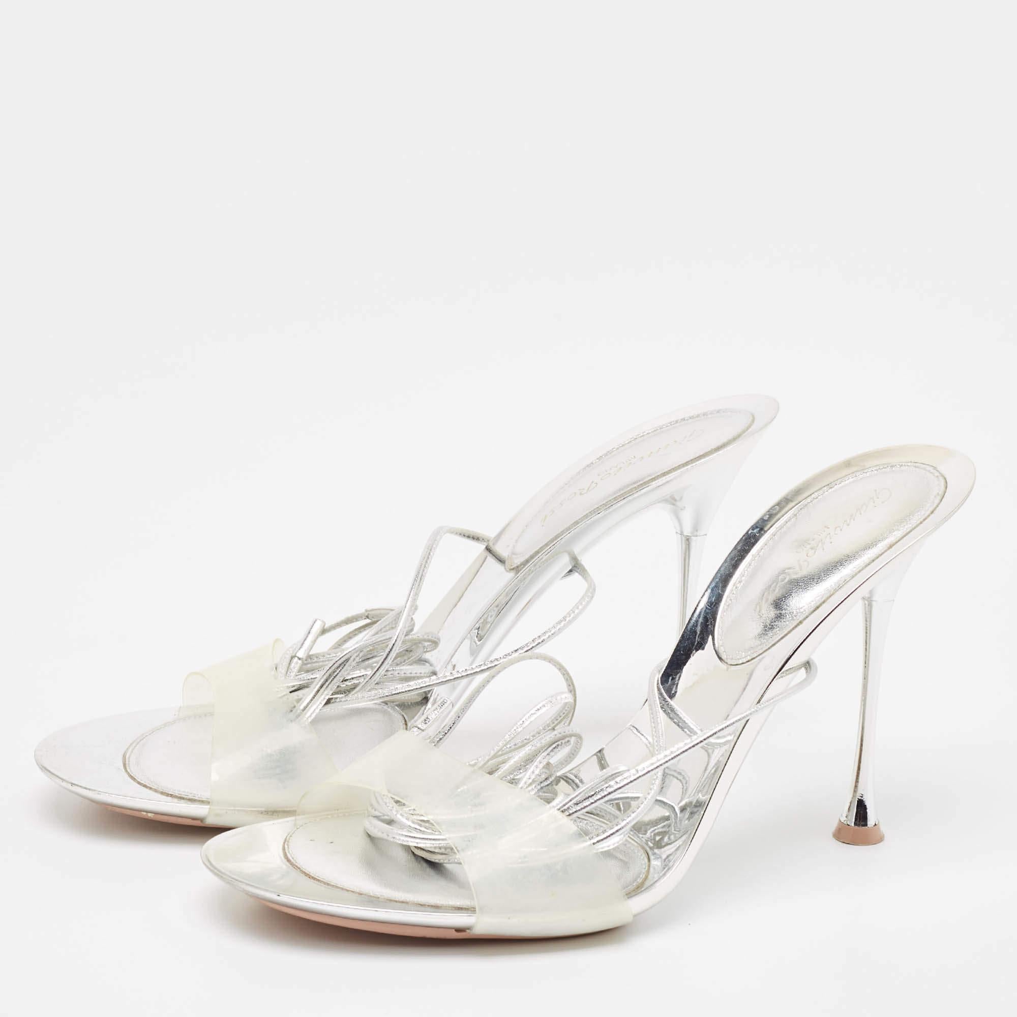 Gianvito Rossi brings you the perfect pair of sandals to celebrate the season in. Crafted from leather and PVC these sandals are comfortable and easy to flaunt.