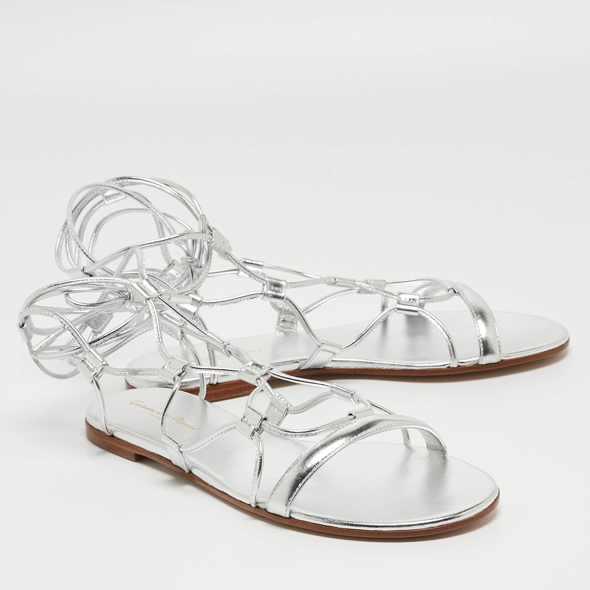 Women's Gianvito Rossi Silver Leather Ankle Wrap Flat Sandals Size 37 For Sale