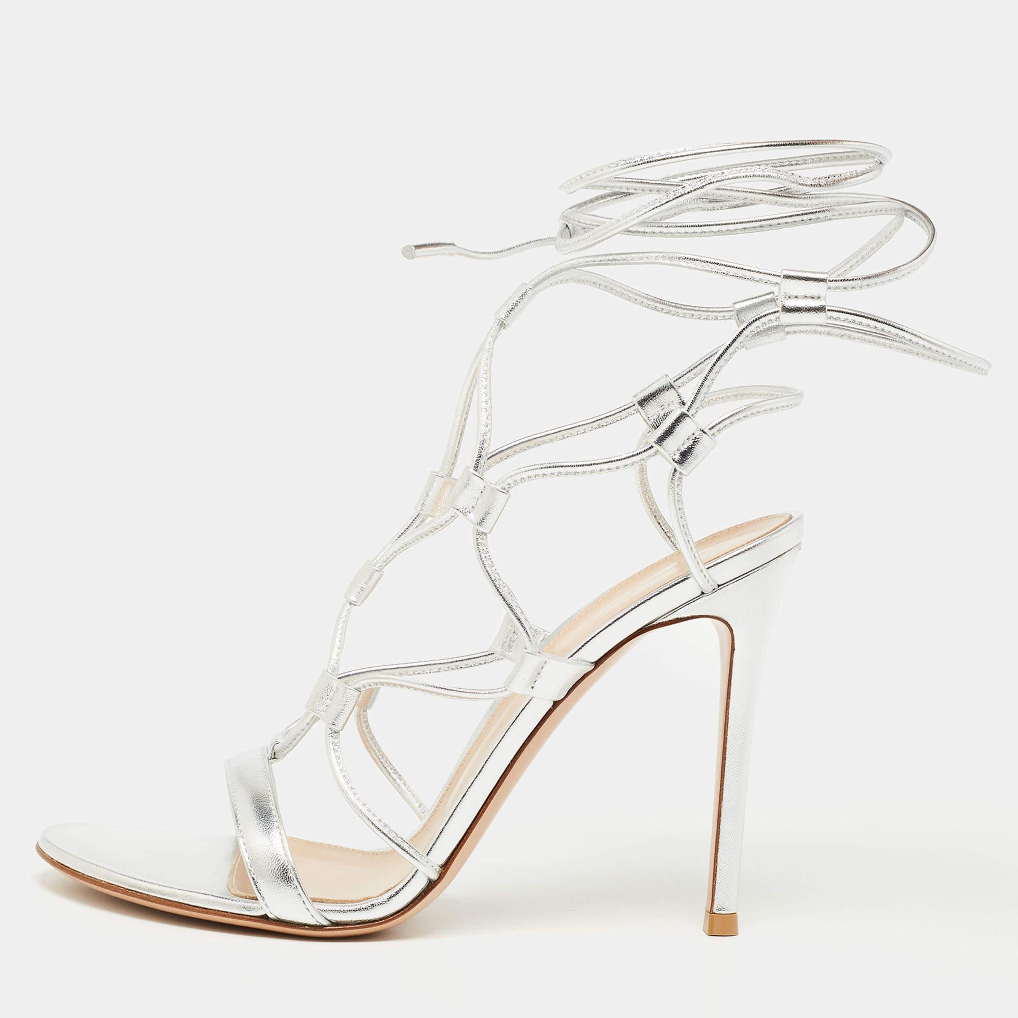 Gianvito Rossi Silver Leather Giza Ankle Wrap Sandals Size 40.5 In New Condition For Sale In Dubai, Al Qouz 2
