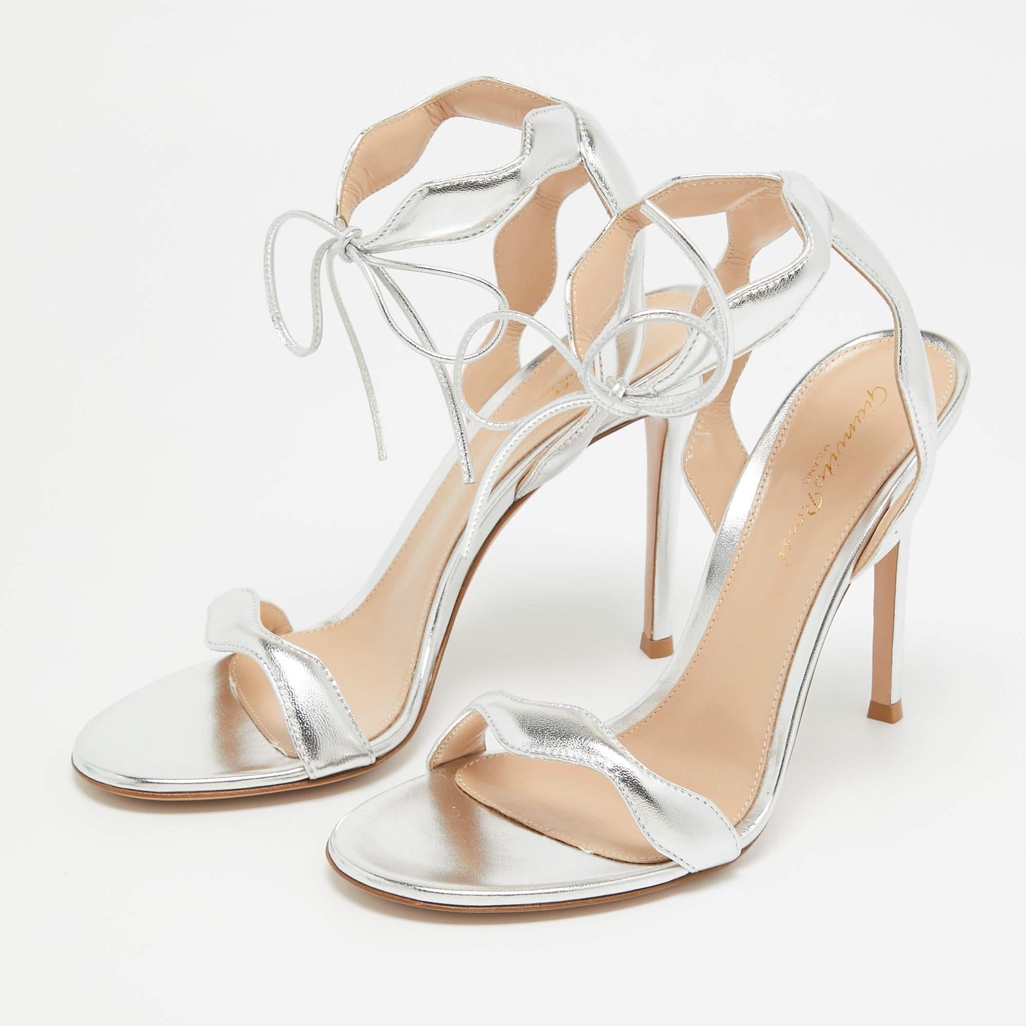 Gianvito Rossi Silver Leather Wavy Ankle Tie Sandals Size 38 For Sale 3