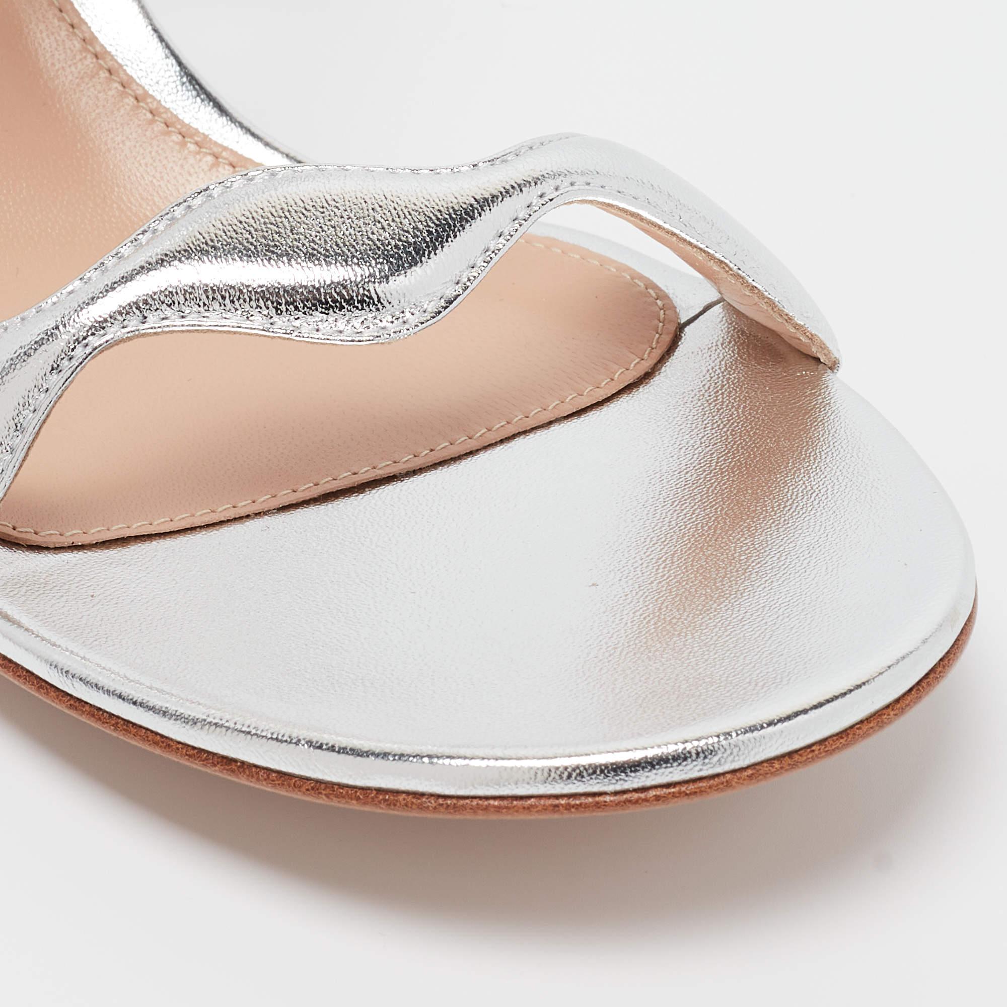 Donna Gianvito Rossi Silver Sandali ondulati in pelle misura 38.5
