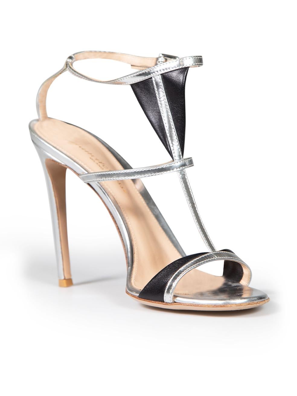 CONDITION is Good. Minor wear to shoes is evident. Light wear to back of heels with marks, wear to the insoles with some discolouration especially at the toes can be seen on this used Gianvito Rossi designer resale item.
 
 
 
 Details
 
 
 Silver
