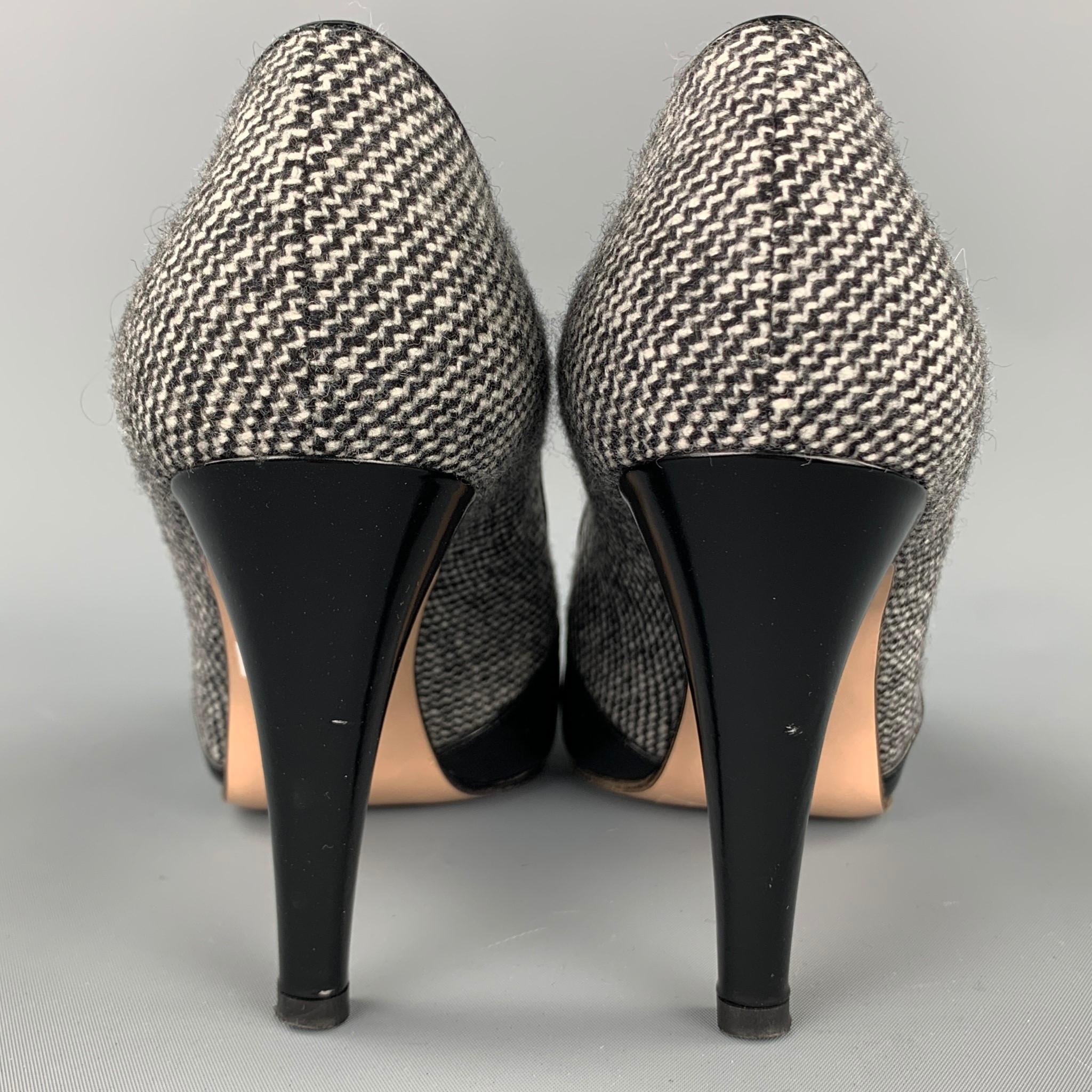 Women's GIANVITO ROSSI Size 7 Grey Tweed Patent Leather Tweed Open Toe Pumps