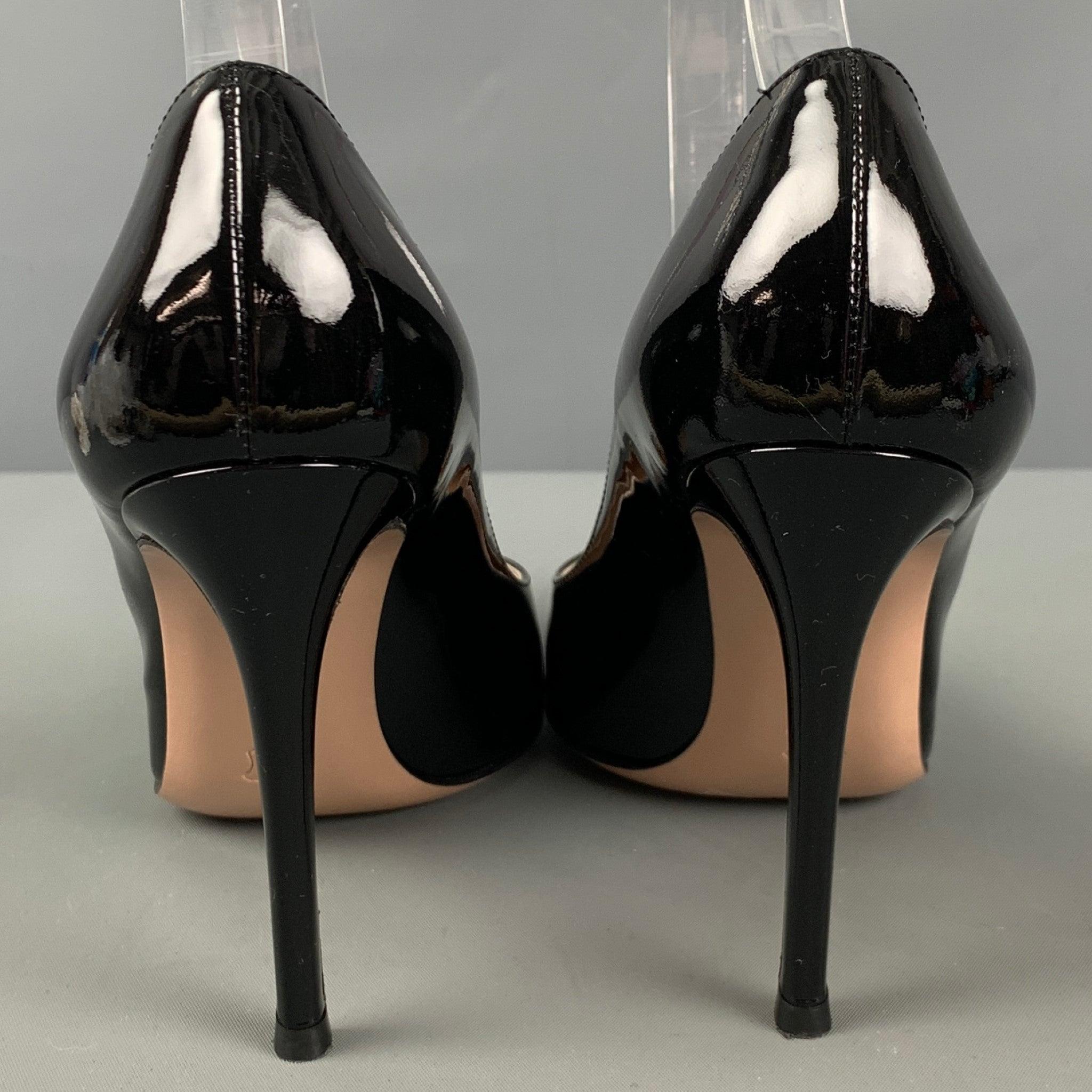 GIANVITO ROSSI Size 7.5 Black Patent Leather Classic Pumps In Excellent Condition For Sale In San Francisco, CA