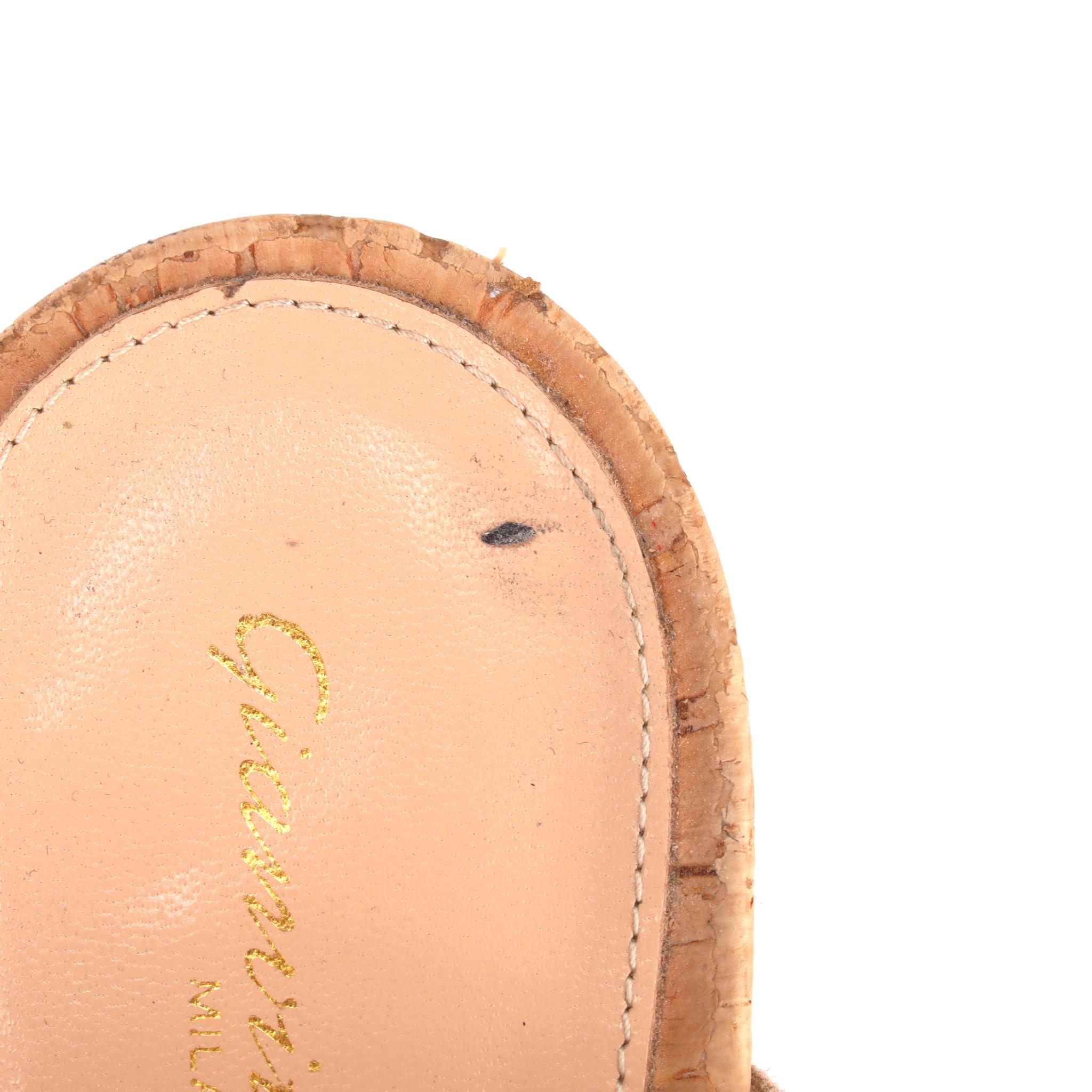 Gianvito Rossi - Mules à talons en liège et en daim en vente 3