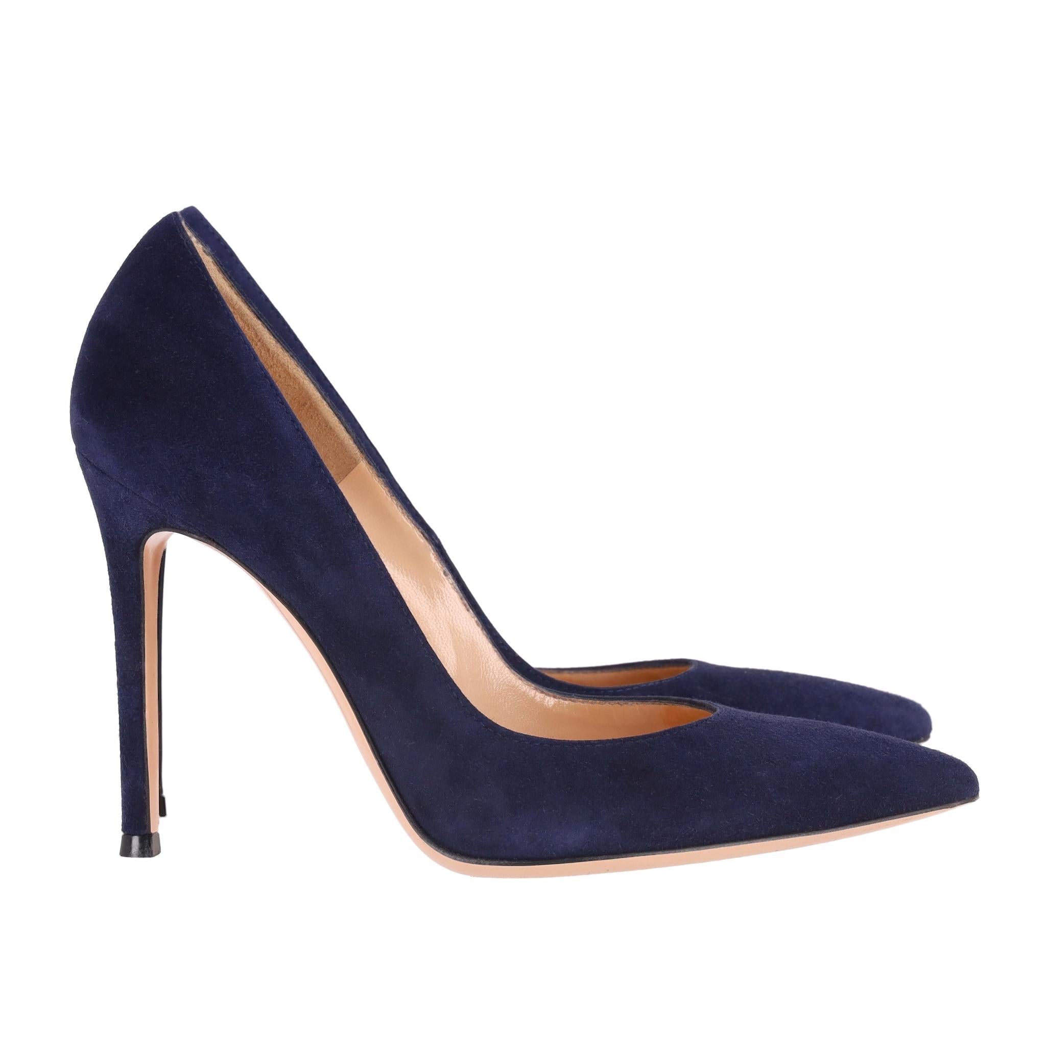 Gianvito Rossi - Escarpins en daim Excellent état - En vente à London, GB
