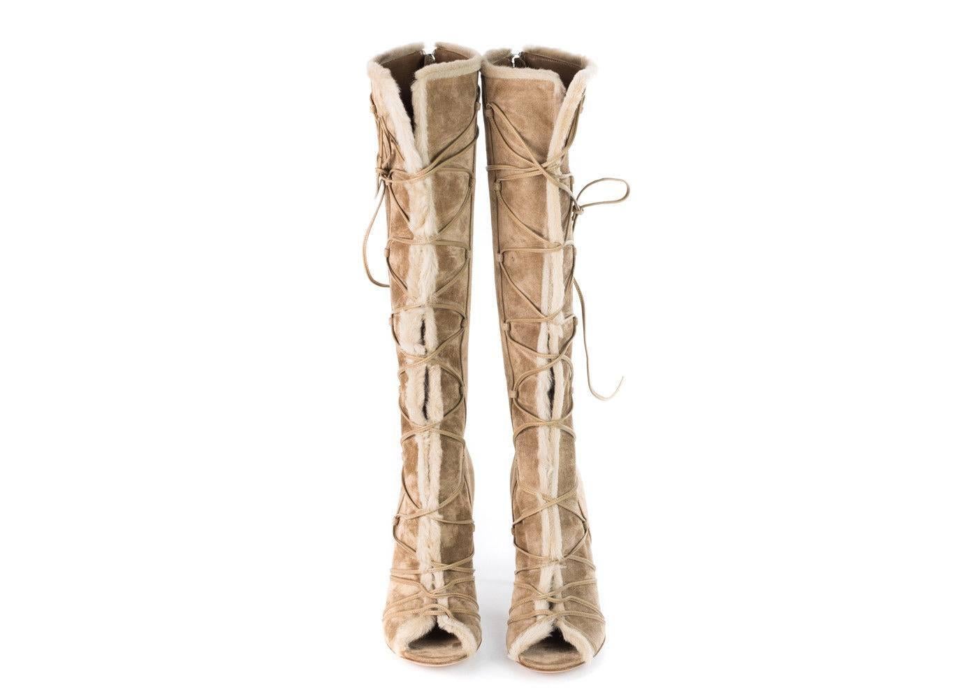 Gianvito Rossi Suede Shearling Trimmed 
 Knee High Lace Up Boots
Retails In-Store & Online for $1,649
New Without Box
Size IT 40 / US 10

Meet the sleekest shearling trimmed boot! Featuring a lux suede finish. Combined this silhouette with pants or