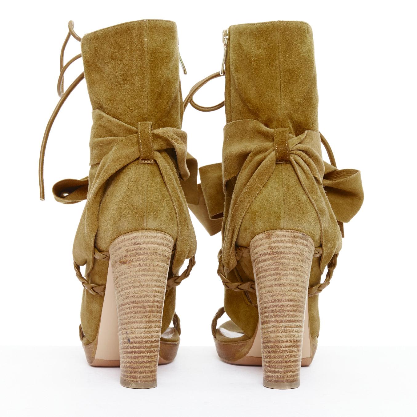 GIANVITO ROSSI Hellbraunes Wildleder mit geflochtenem Riemen und Schleife, Blockabsatz EU37 Damen im Angebot