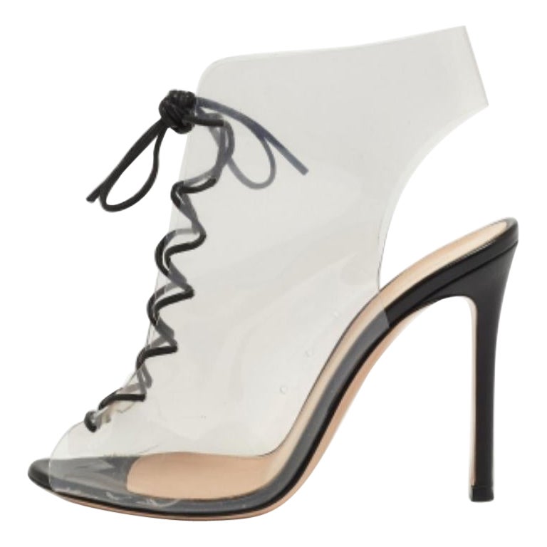 Gianvito Rossi Trasparente/Nero in PVC e Pelle Helmut Lace Up Booties Taglia 37 in vendita