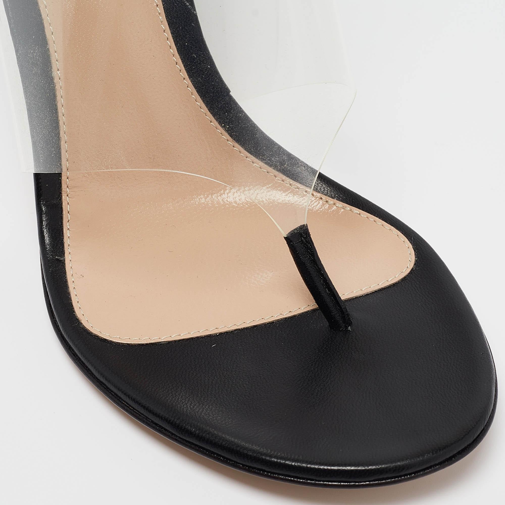 Gianvito Rossi Transparent PVC and Leather Plexi Thong Sandals Size 37.5 In Excellent Condition For Sale In Dubai, Al Qouz 2