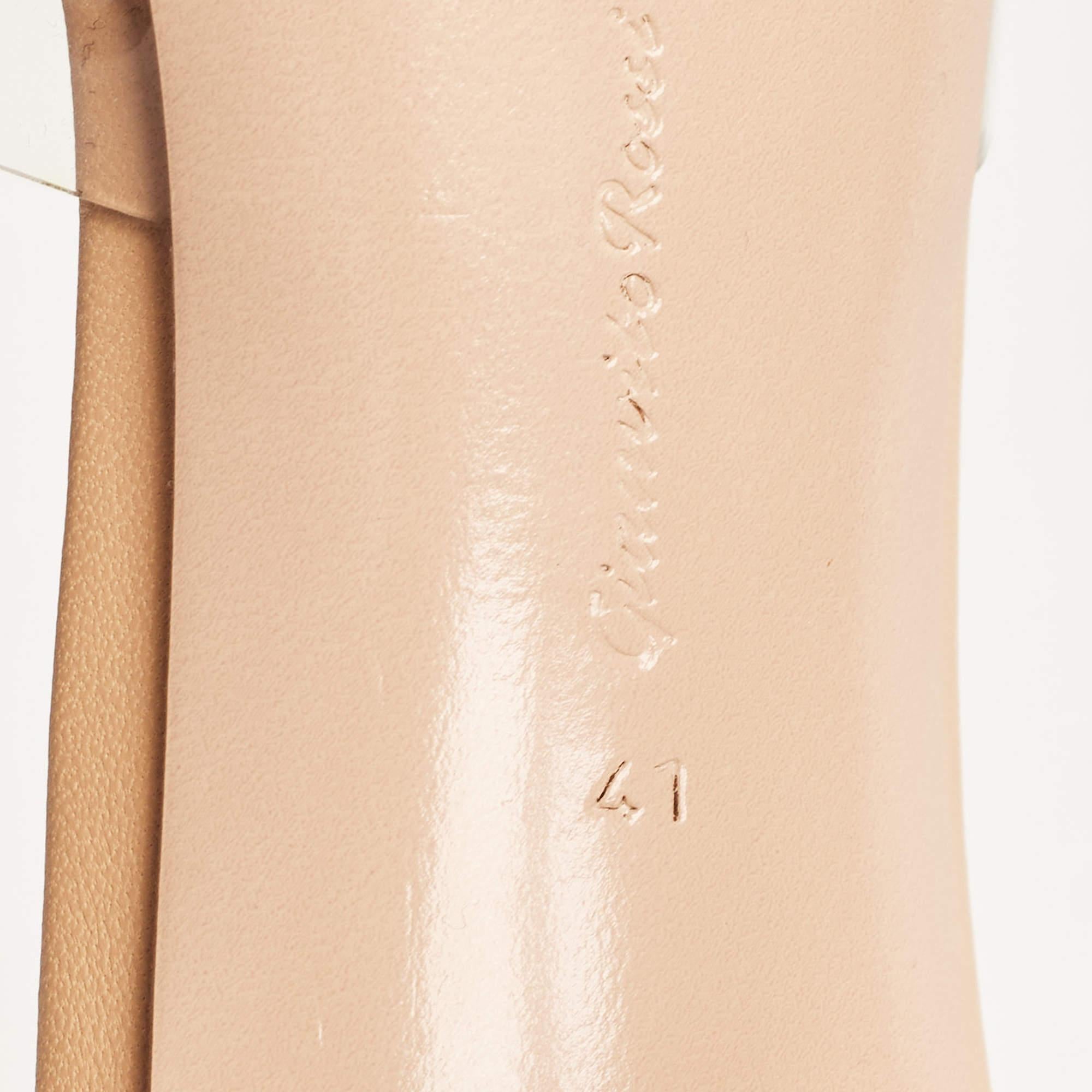 Gianvito Rossi Transparent PVC Elle Slide Sandals Size 41 In Excellent Condition For Sale In Dubai, Al Qouz 2