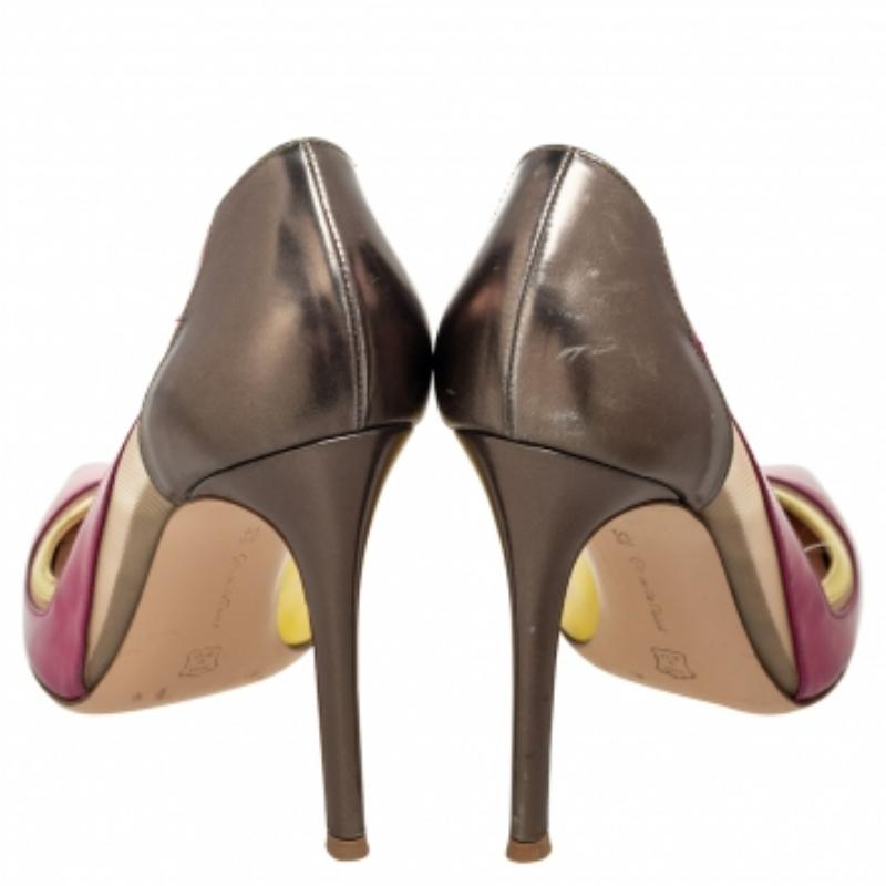 Women's Gianvito Rossi Tri-Color Leather and Mesh Paneled Pointed-Toe Pumps Size 38.5 For Sale