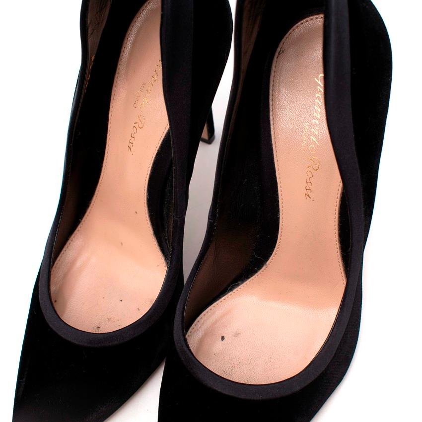 Women's Gianvito Rossi Tuxedo Black Velvet Satin Trimmed Pumps For Sale