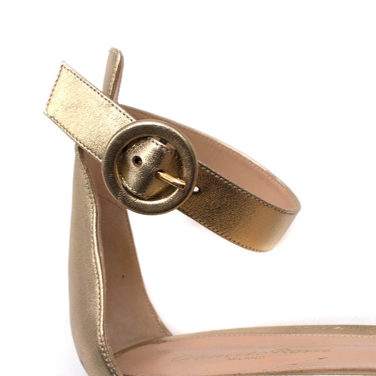 Gold Gianvito Rossi Versilia 20mm gold leather sandals US 11 For Sale