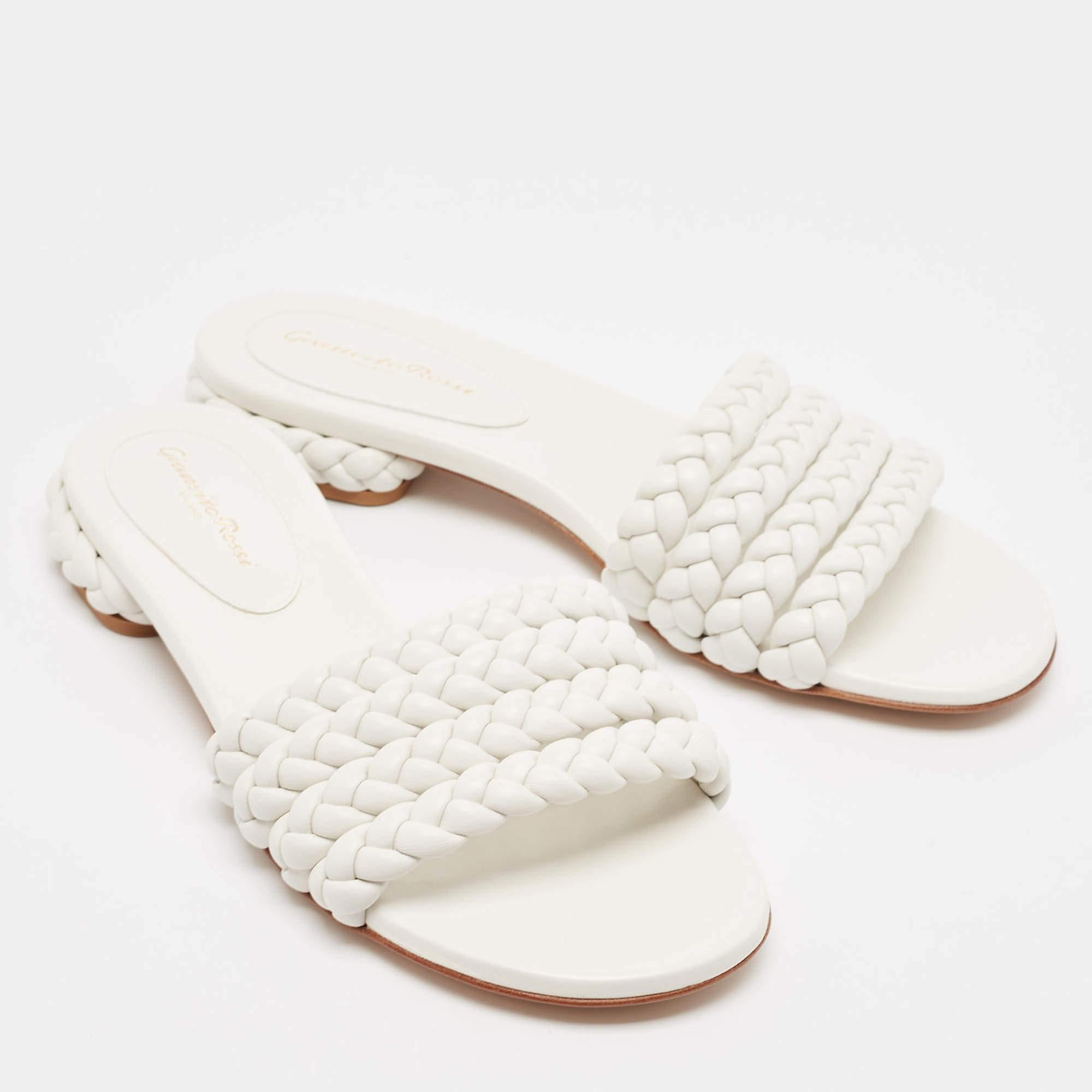 Gianvito Rossi White Braided Leather Slide Flats Taglia 38,5 In condizioni Nuovo a Dubai, Al Qouz 2