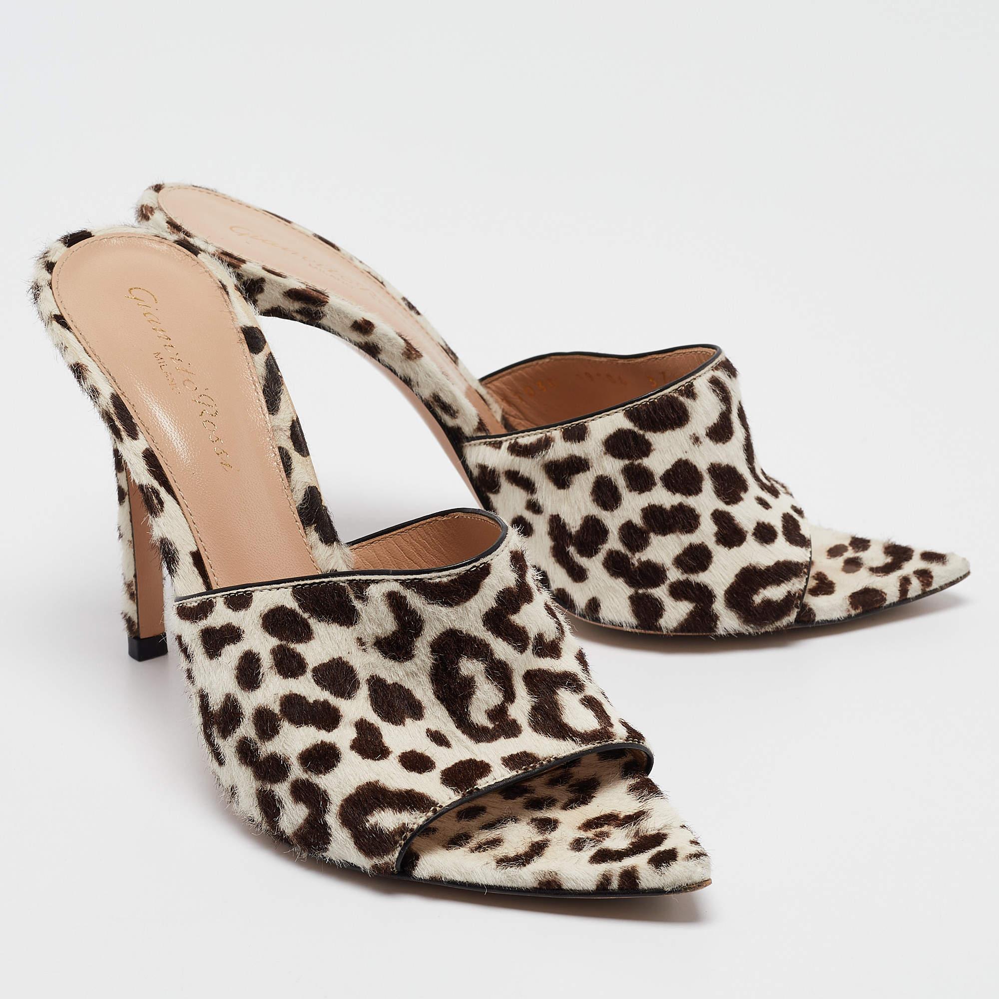 Gianvito Rossi White/Brown Leopard Print Calf Hair Elle Sandals Size 37 In Good Condition For Sale In Dubai, Al Qouz 2