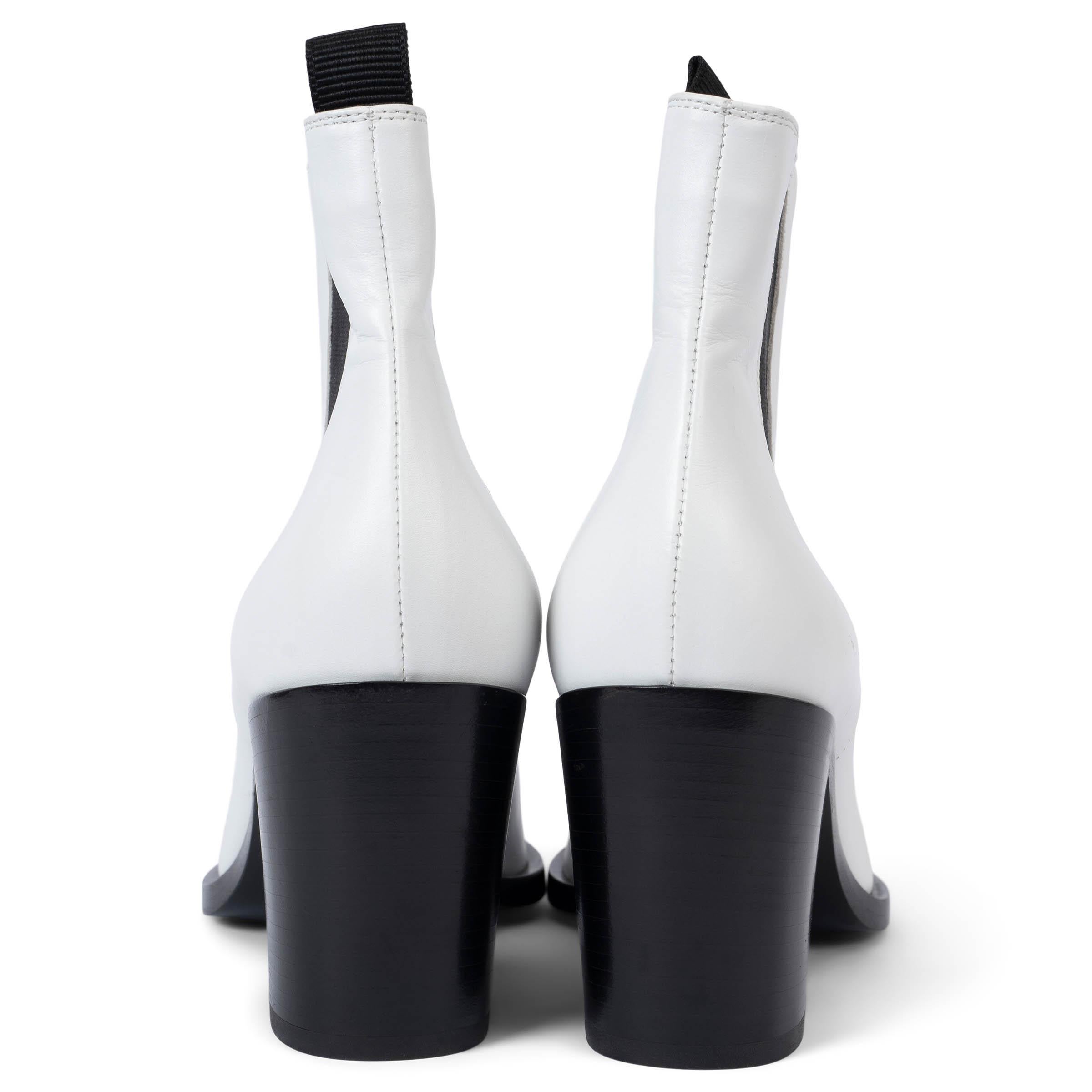 GIANVITO ROSSI white leather AUSTIN Ankle Boots Shoes 39.5 fit 39 In Excellent Condition For Sale In Zürich, CH