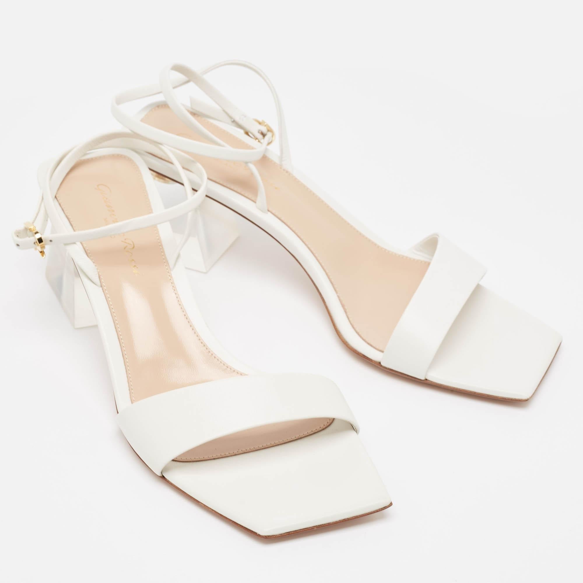 Women's Gianvito Rossi White Leather Cosmic Sandals Size 39.5 For Sale