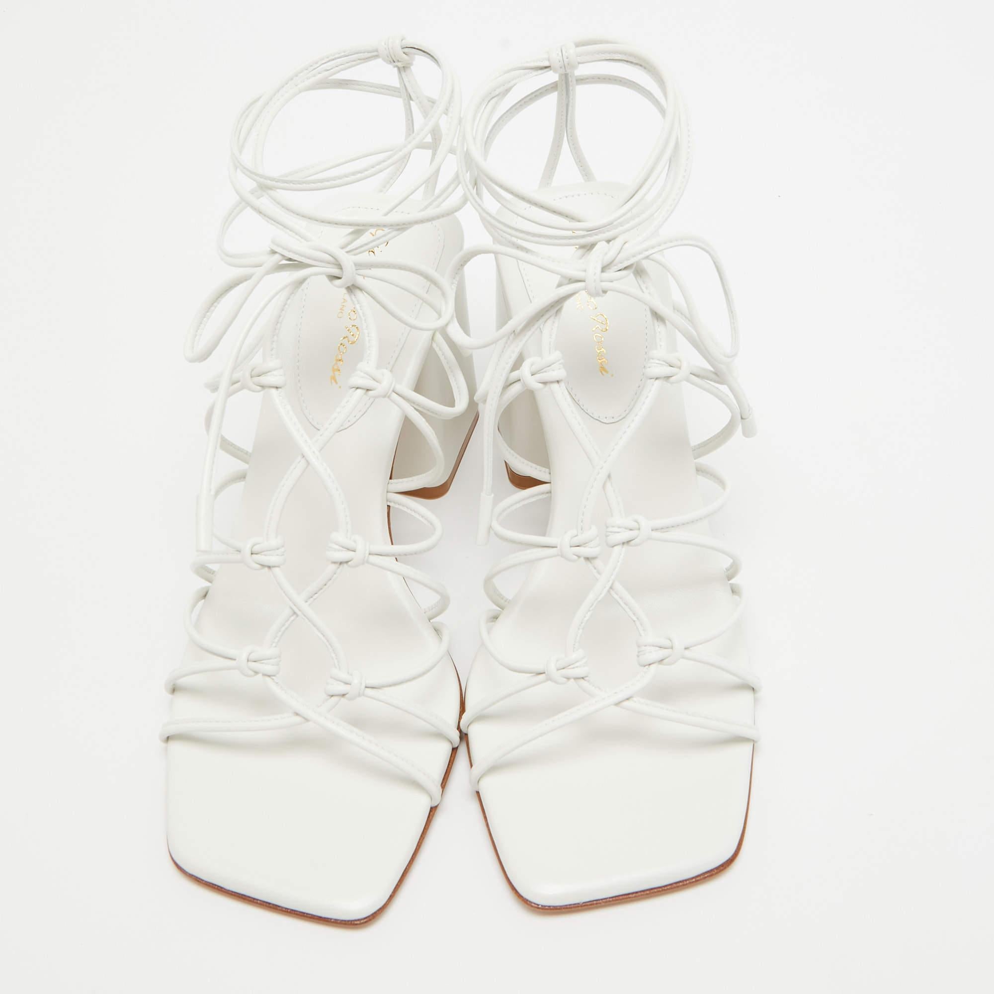 Gray Gianvito Rossi White Leather Minas Ankle Wrap Sandals Size 37 For Sale