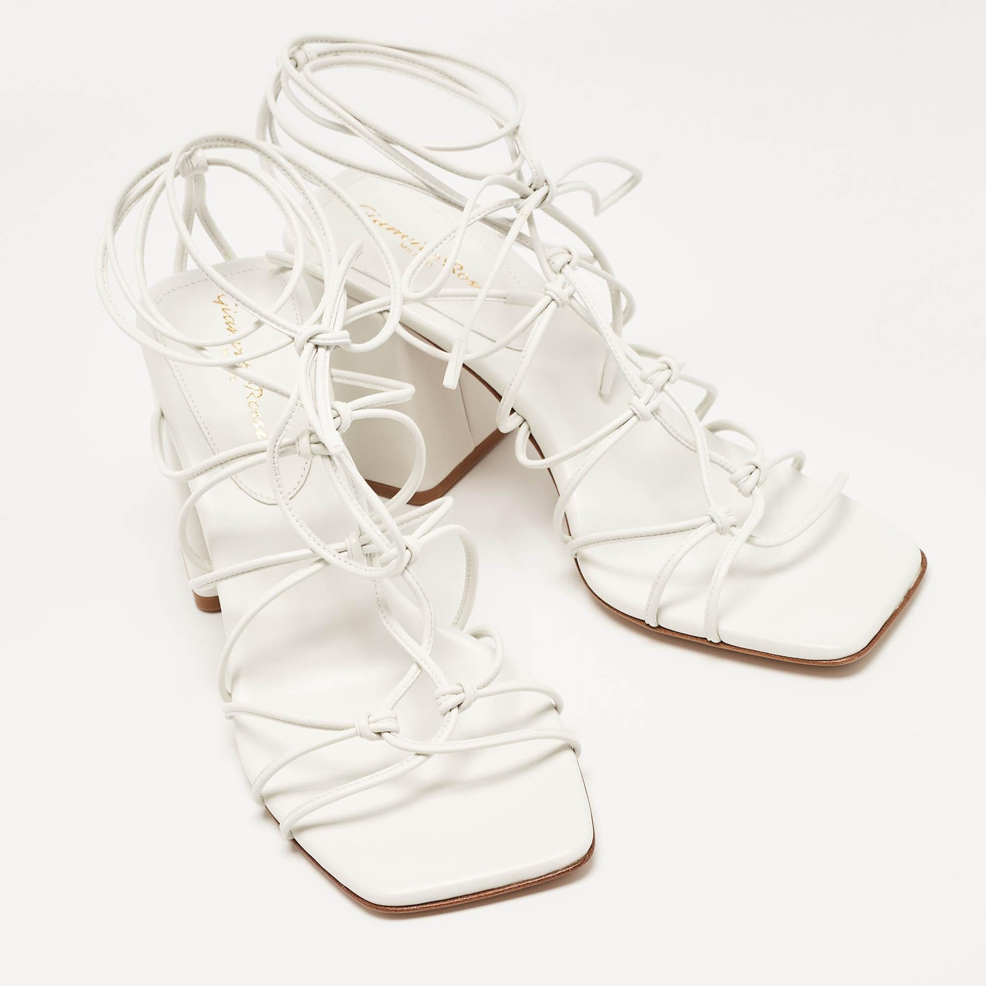 Gianvito Rossi White Leather Minas Sandals Size 40 In New Condition For Sale In Dubai, Al Qouz 2