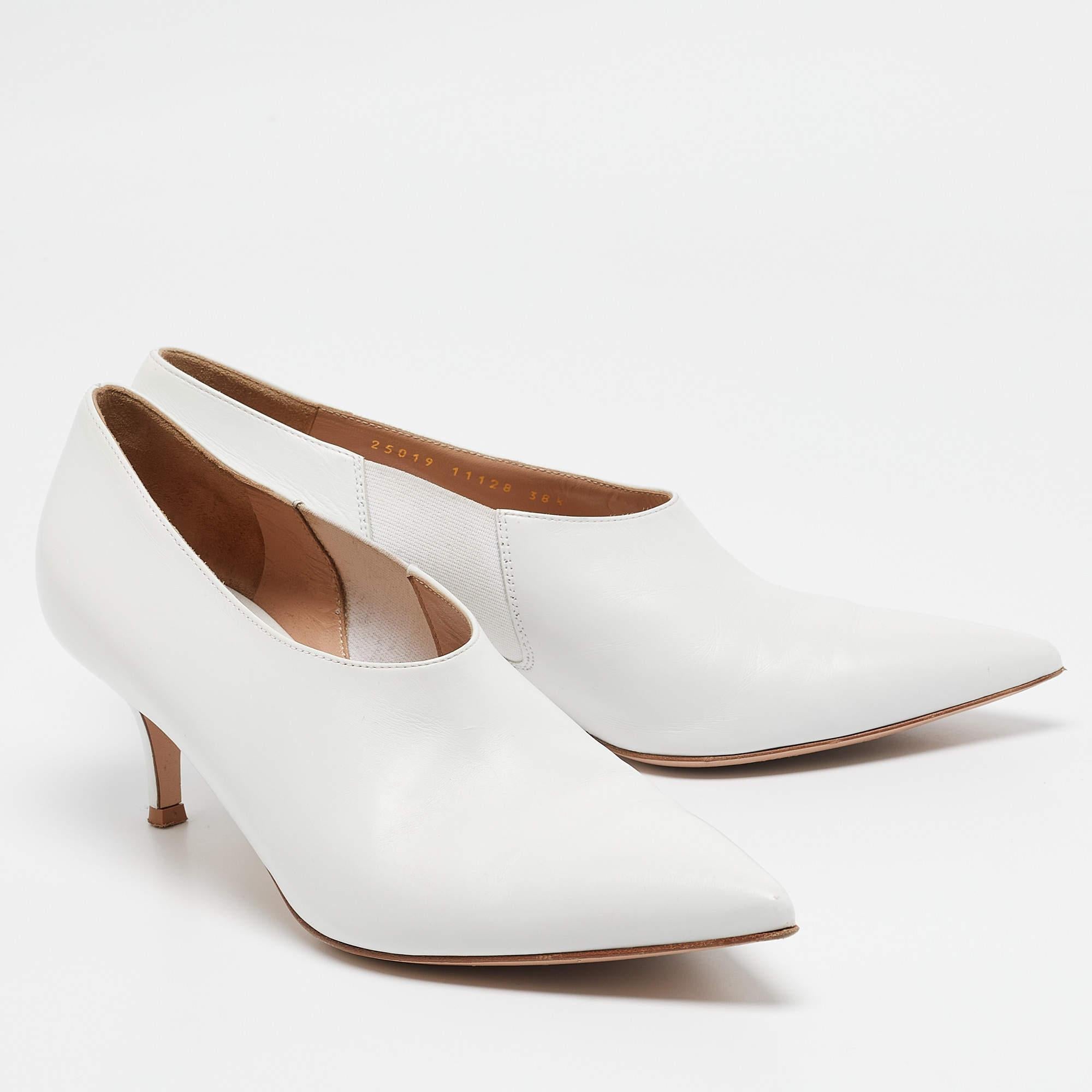 Gianvito Rossi escarpins à bout pointu en cuir blanc, taille 38,5 Bon état - En vente à Dubai, Al Qouz 2